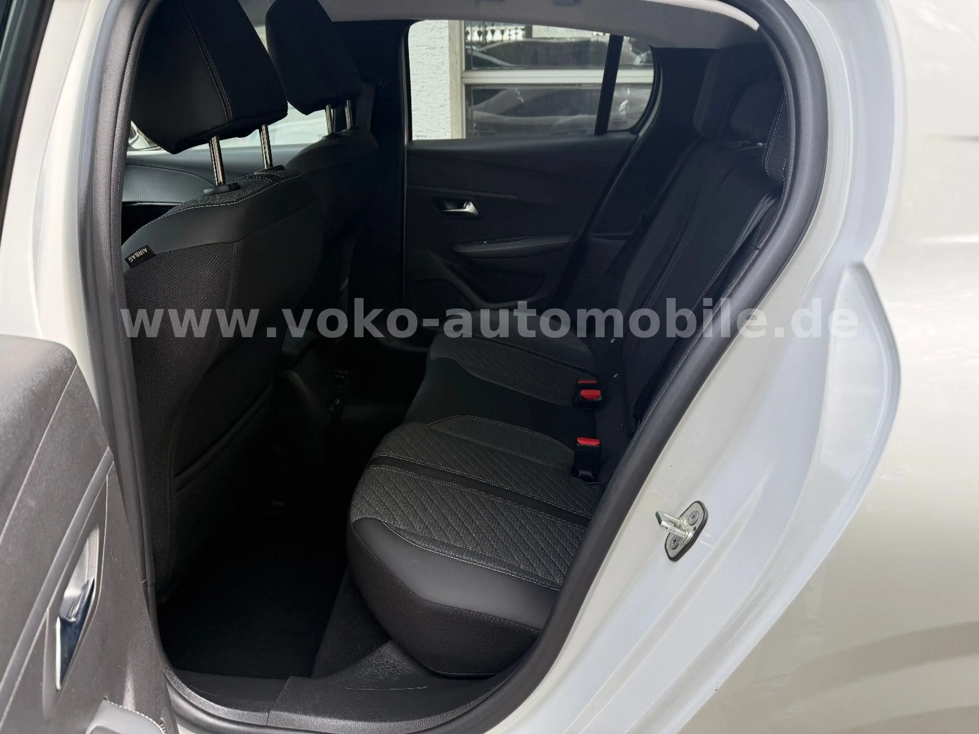 Peugeot 208 Allure AAC*CARPLAY*LED*CAM*SHZ*1.Hd. — photo 14
