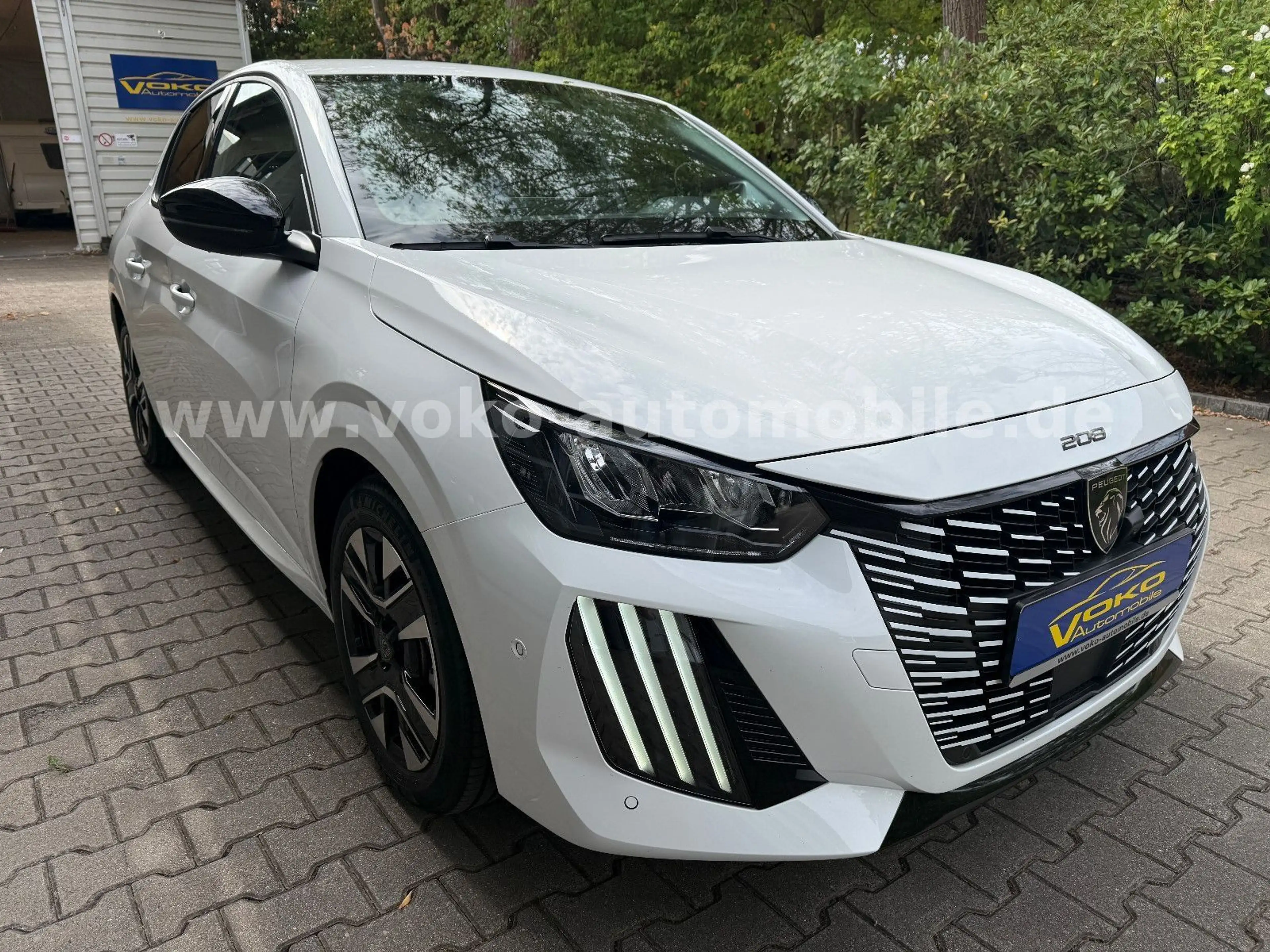 Peugeot 208 Allure AAC*CARPLAY*LED*CAM*SHZ*1.Hd. — photo 5