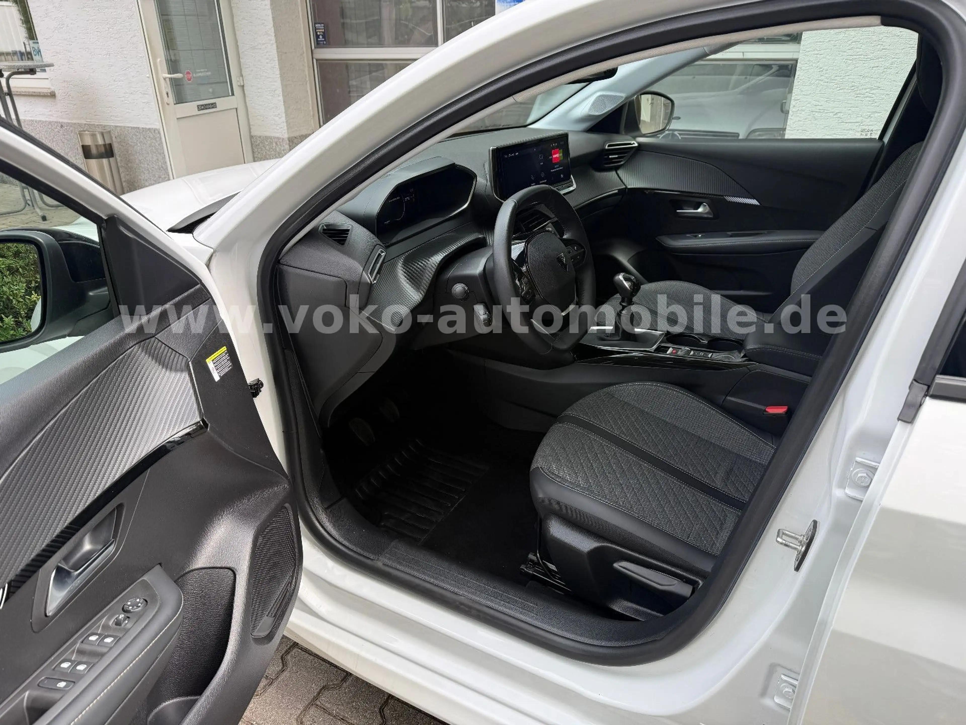 Peugeot 208 Allure AAC*CARPLAY*LED*CAM*SHZ*1.Hd. — photo 11