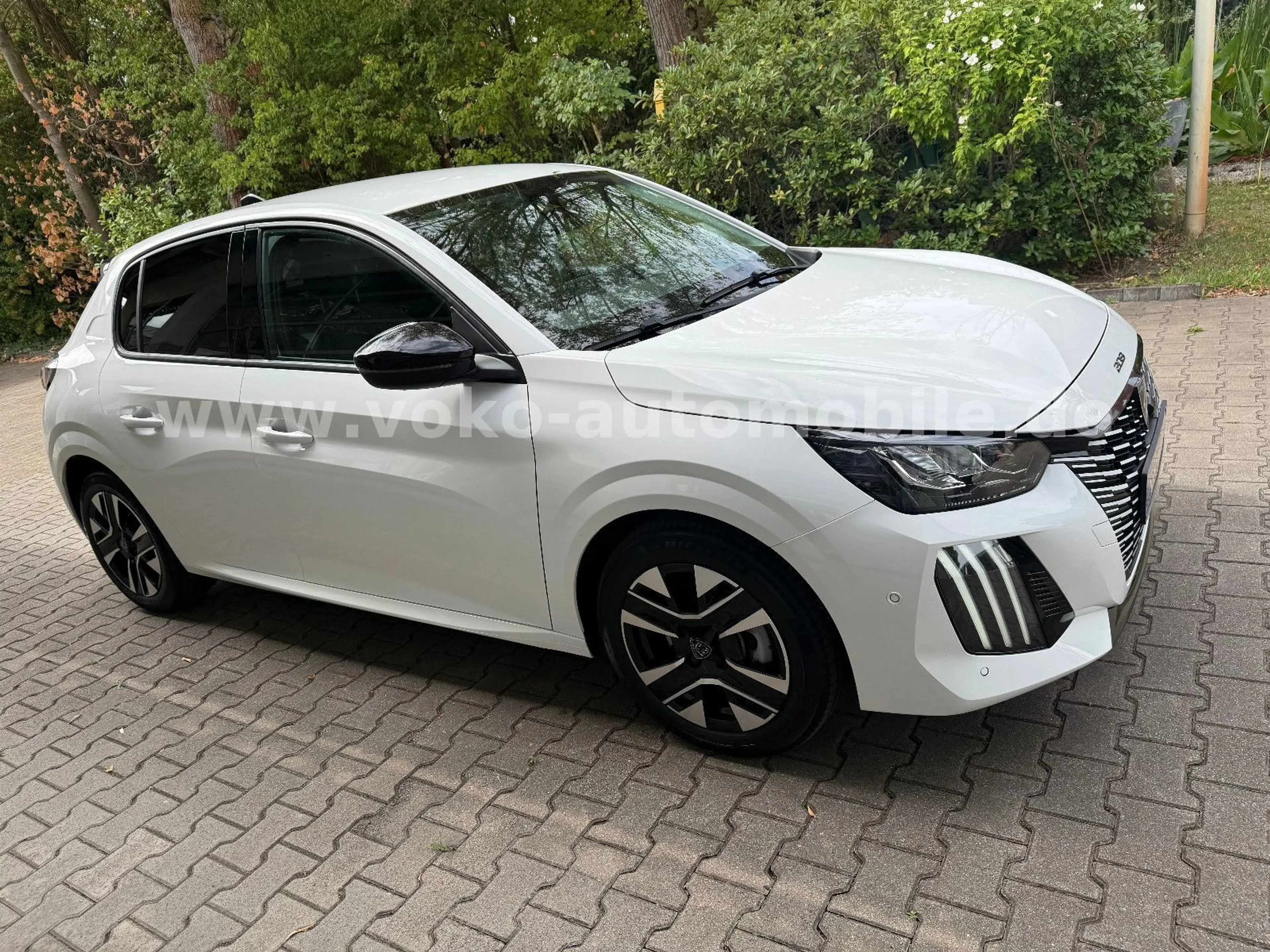 Peugeot 208 Allure AAC*CARPLAY*LED*CAM*SHZ*1.Hd. — photo 10