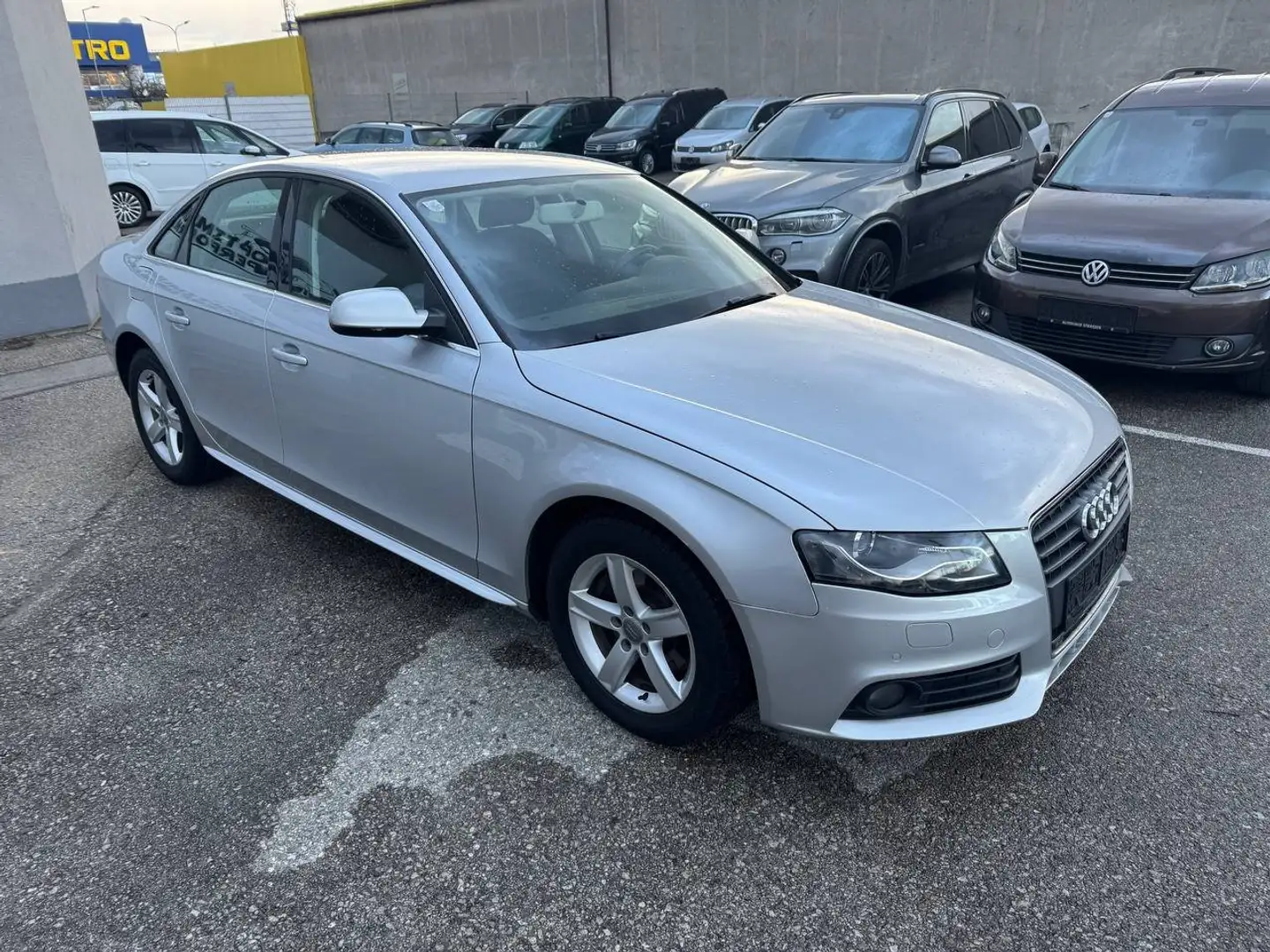 Audi A4 Attraction Automatik Grau - 2