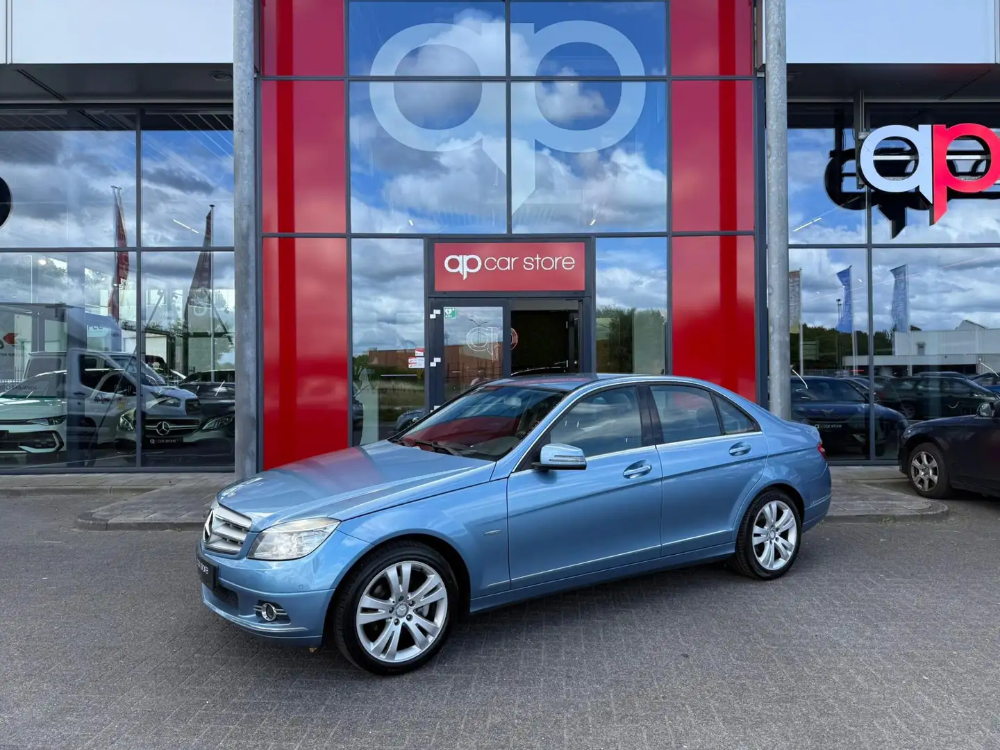 Mercedes-Benz C 180 CGI BlueEFFICIENCY Business Edition Avantgarde Синій - 1