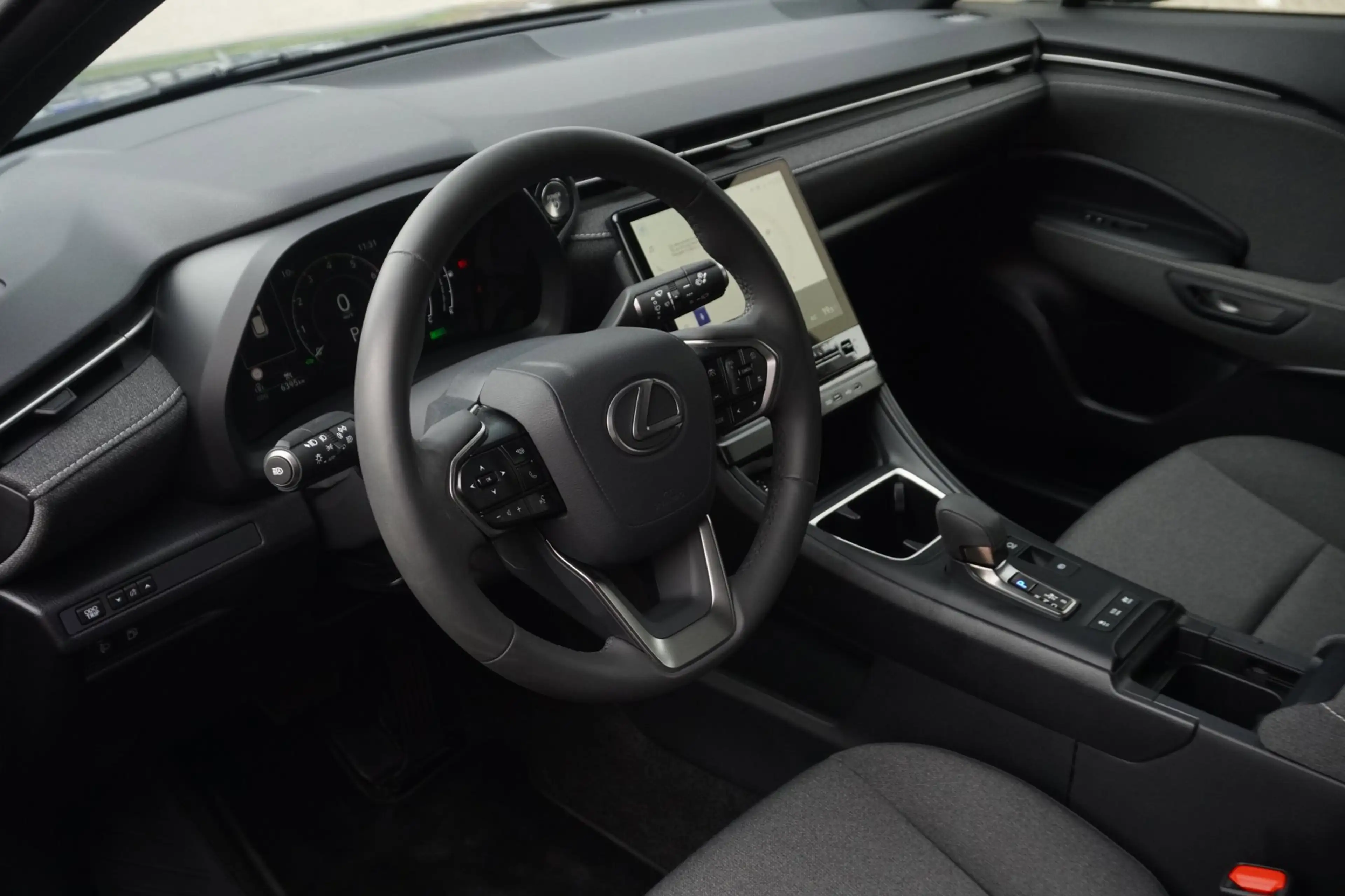 Lexus LBX Business Line 2WD / ACC / Camera / Carplay — photo 12