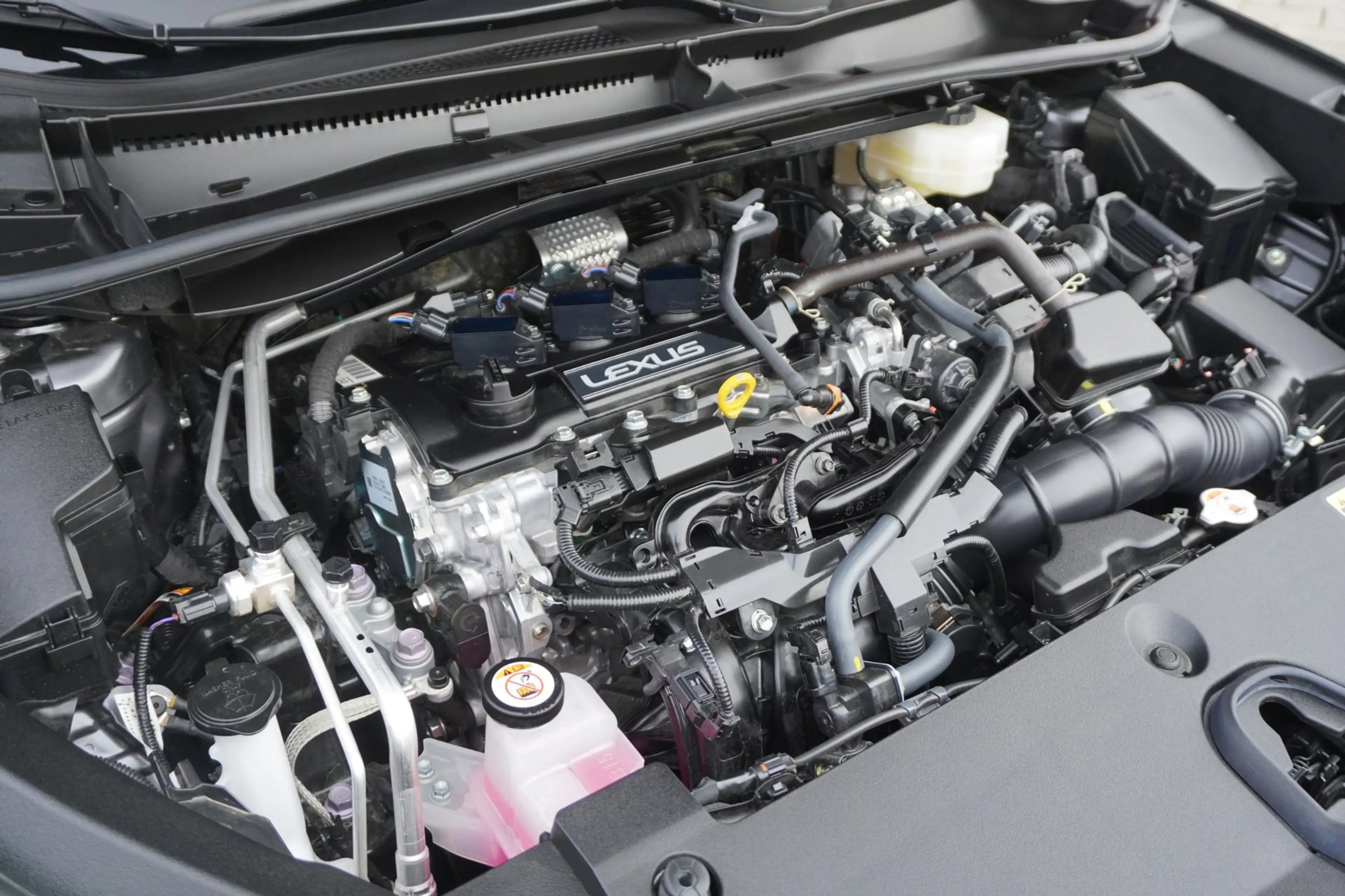 Lexus LBX Business Line 2WD / ACC / Camera / Carplay — photo 9
