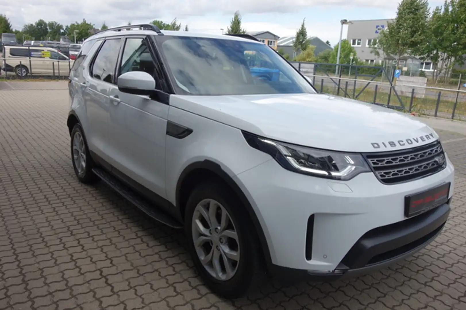 Land Rover Discovery 5 SD4 STDHZG/LED/AHK/NAVI/KAM/ALLRAD Weiß - 2