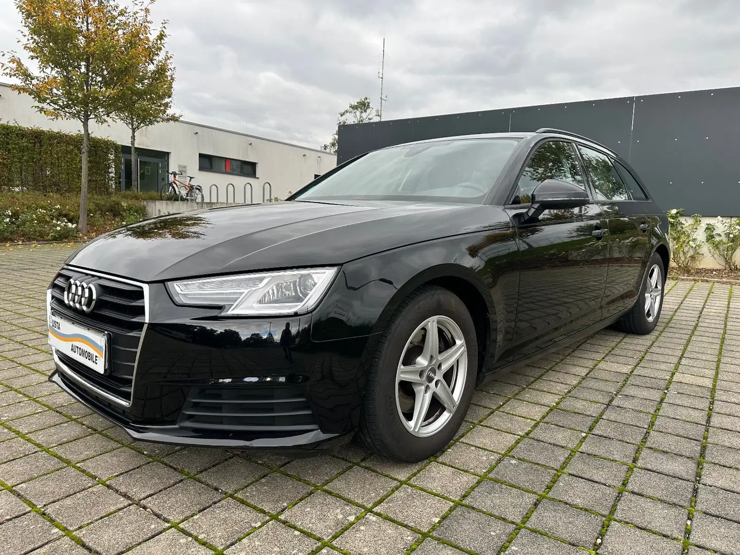 Audi A4 Avant basis ultra 1.HAND/Elktr.Heckklap./Xen. Noir - 2