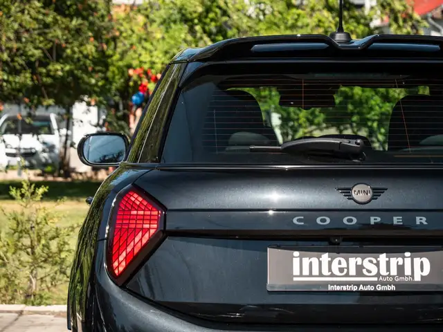 Mini Hatch view 7