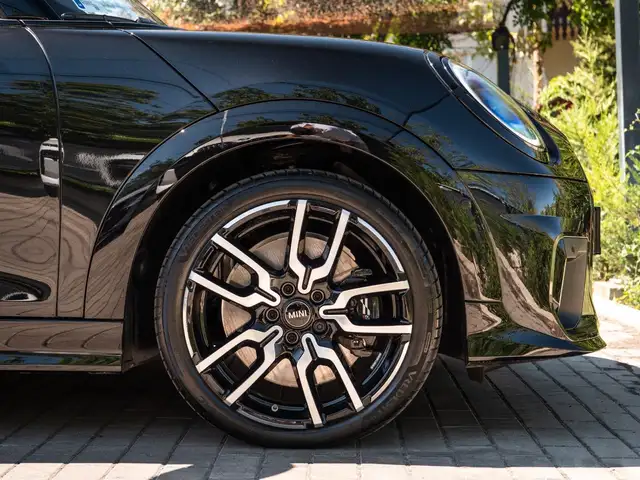 Mini Hatch view 14
