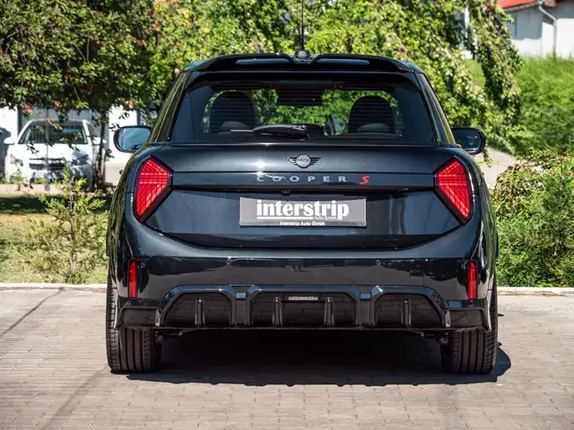 Mini Hatch view 5