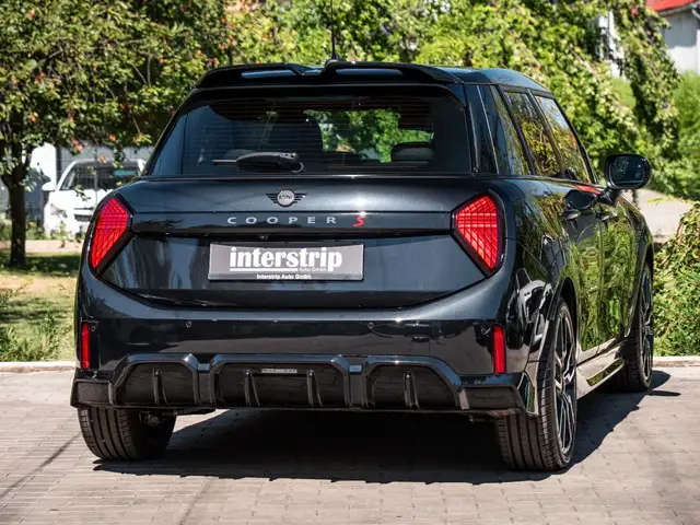 Mini Hatch view 6