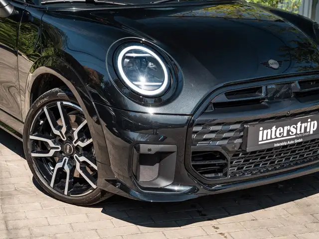 Mini Hatch view 9