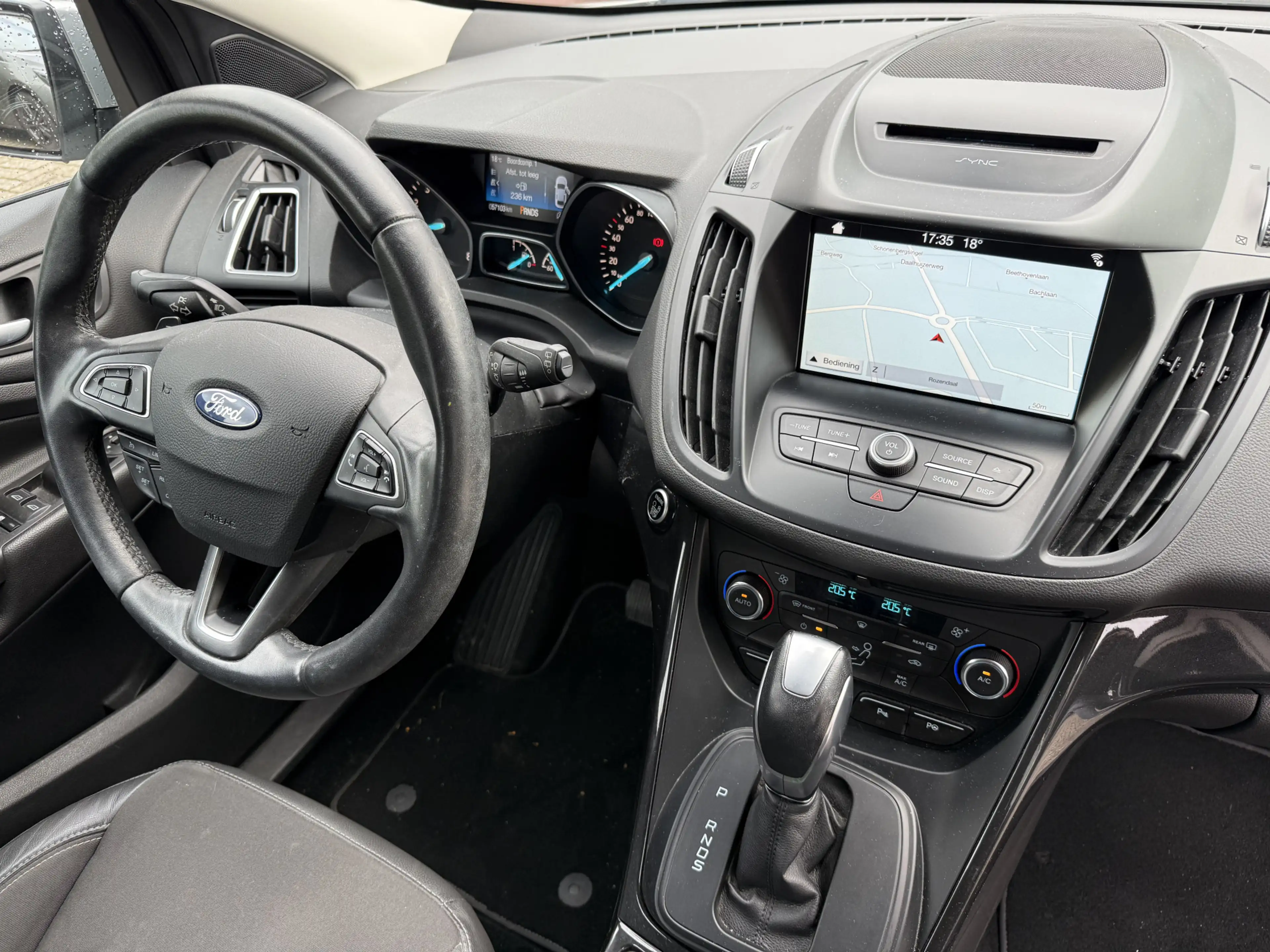 Ford Kuga 1.5 EB 180pk AWD Titanium Aut., Trekhaak | Navi | — photo 3