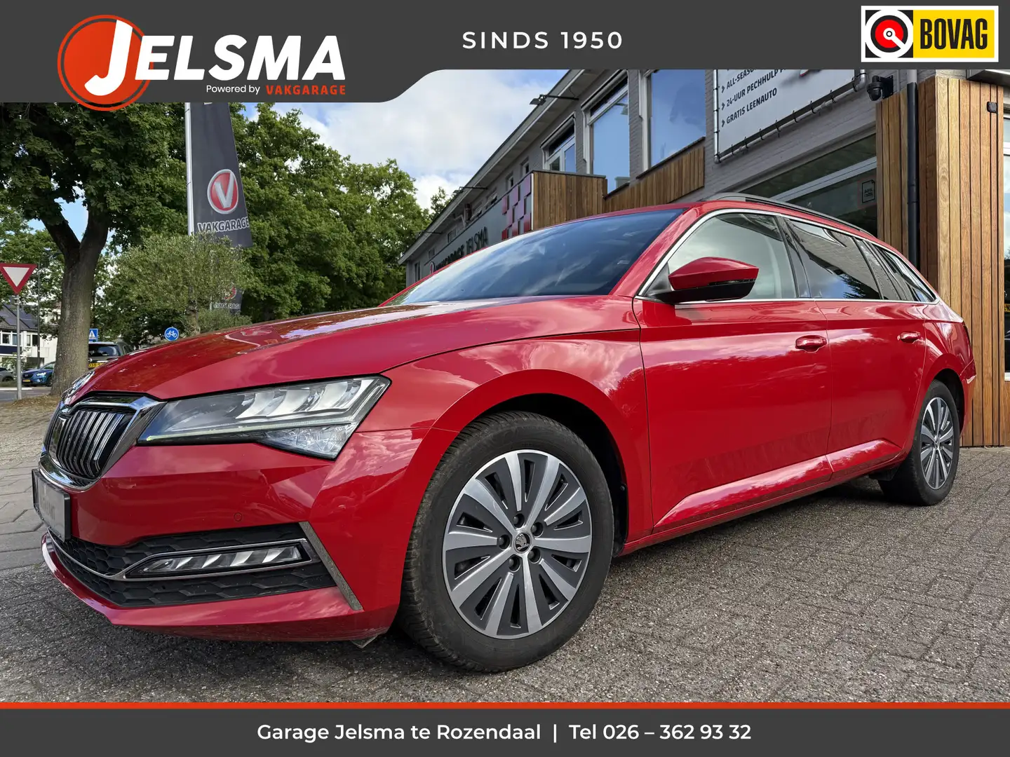 Skoda Superb Combi PHEV iV Aut. Pano | Trekhaak | Navi & CarPla Czerwony - 1