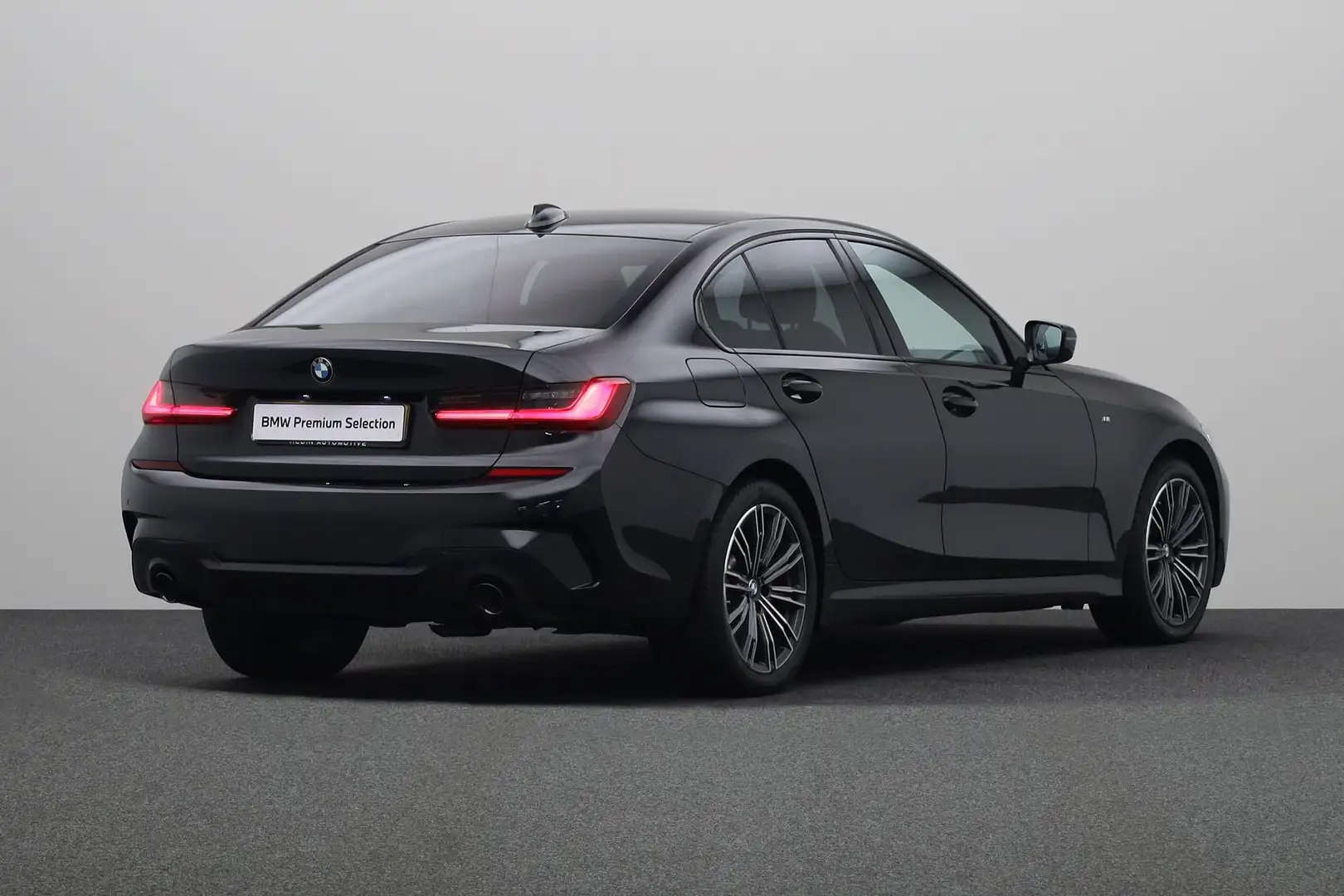 BMW 320 3-serie 320e Business Edition Plus | M-sport Shado Zwart - 2