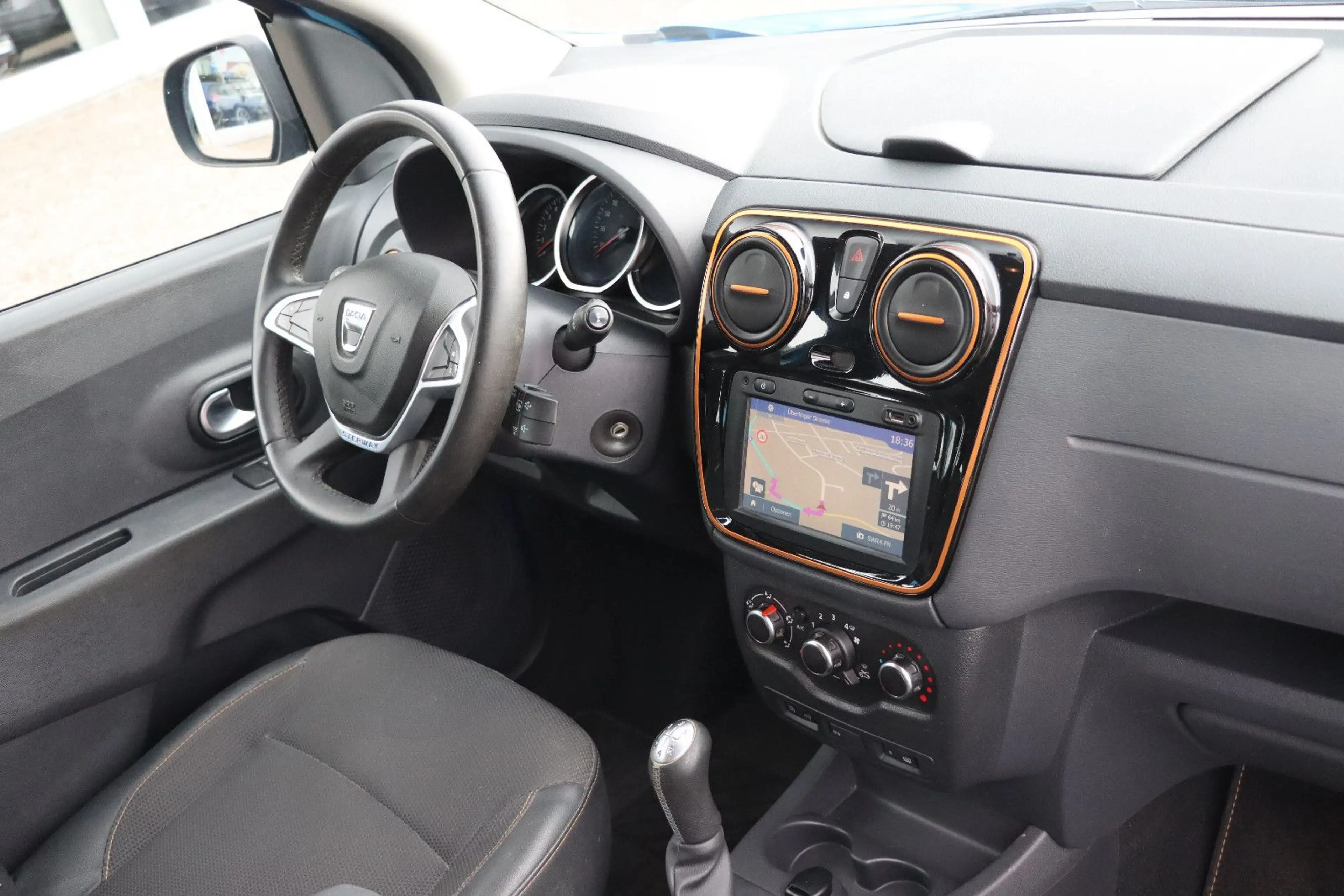 Dacia Lodgy Stepway Celebration l KAMERA l NAVI l — photo 7