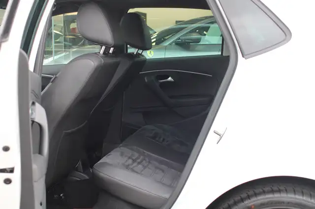 Volkswagen Polo view 10