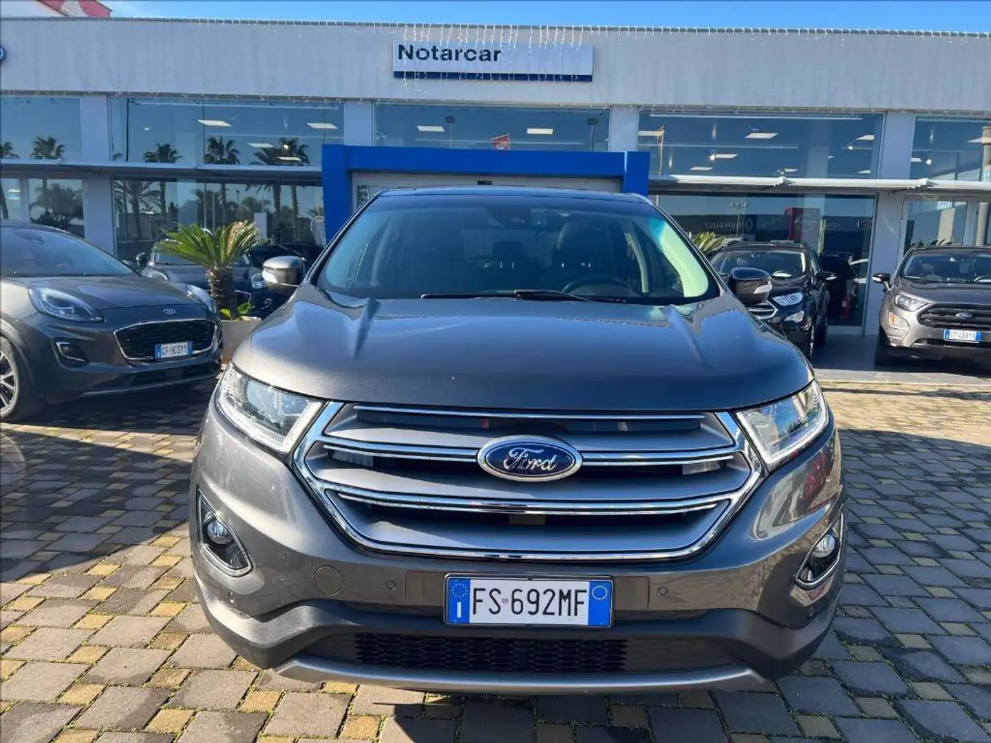 Ford Edge 2.0 tdci Titanium s&s awd 210cv powershift Grijs - 2