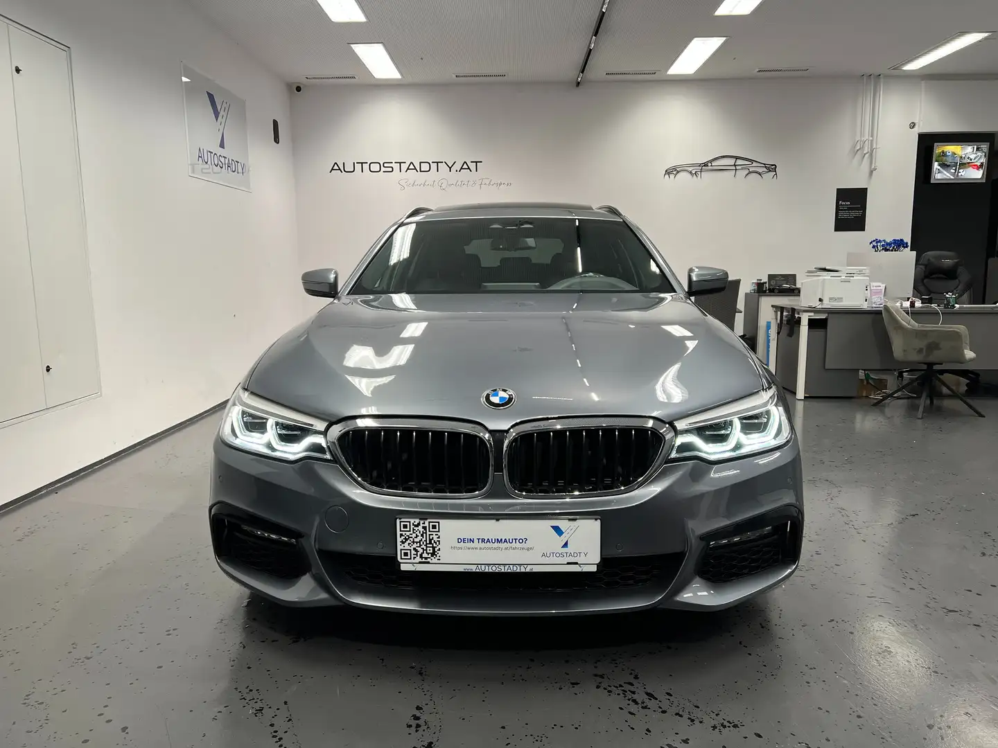 BMW 520 d Touring G31 *M-Sport*LED*Panorama* Blau - 2