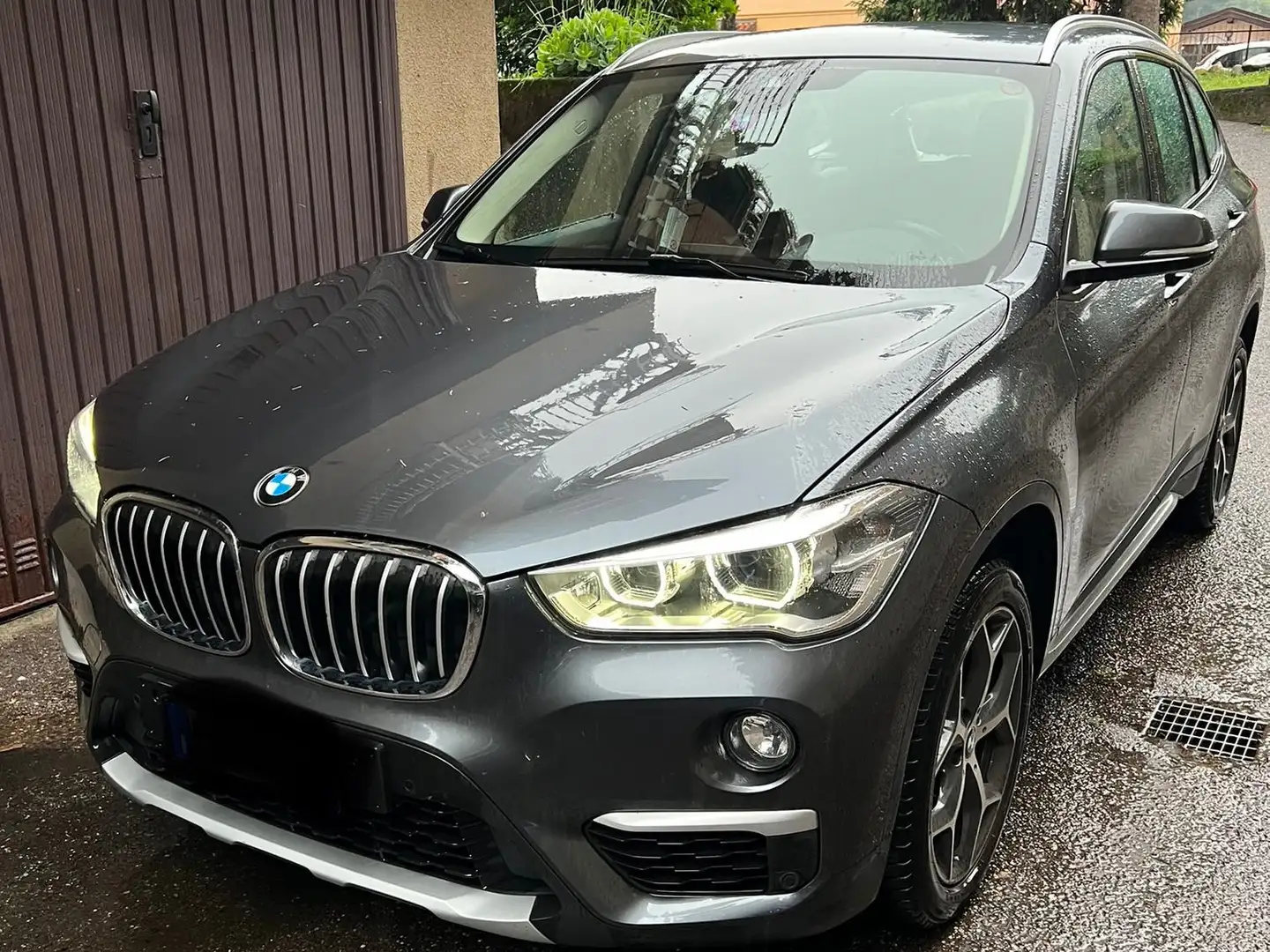 BMW X1 X1 F48 xdrive20d xLine auto Szary - 1