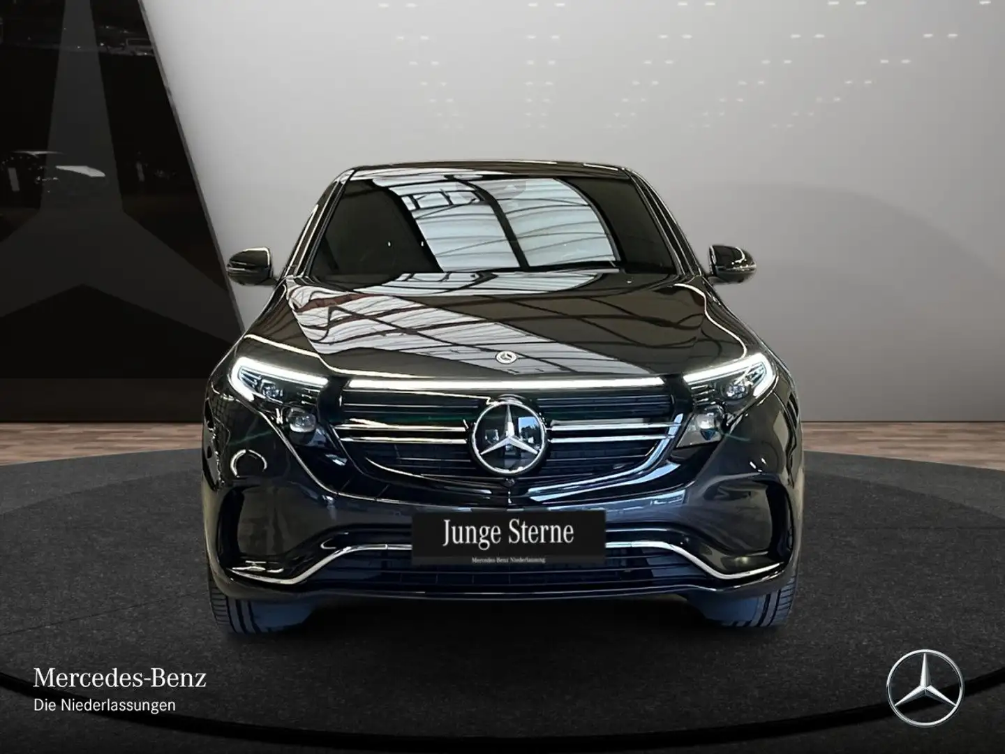 Mercedes-Benz EQC 400 4M AMG+360+AHK+MULTIBEAM+FAHRASS+HUD Grau - 2