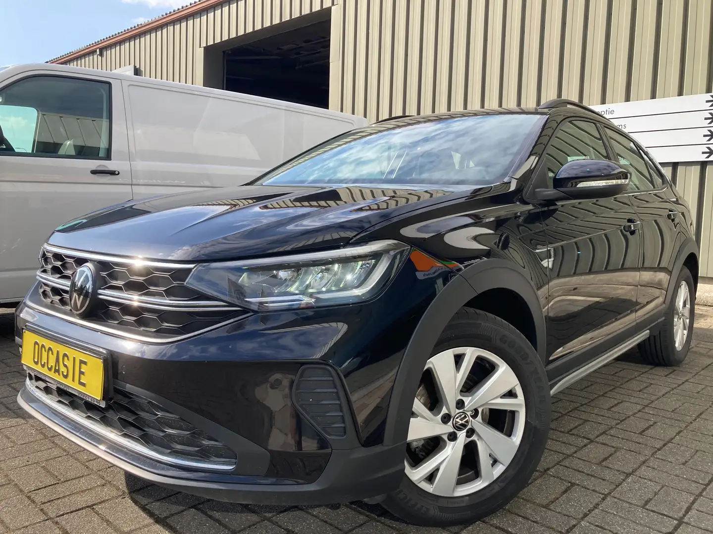 Volkswagen Taigo LIFE -Airco -LED -App -Zetelvwarm -Parksens -Alu16 Noir - 1