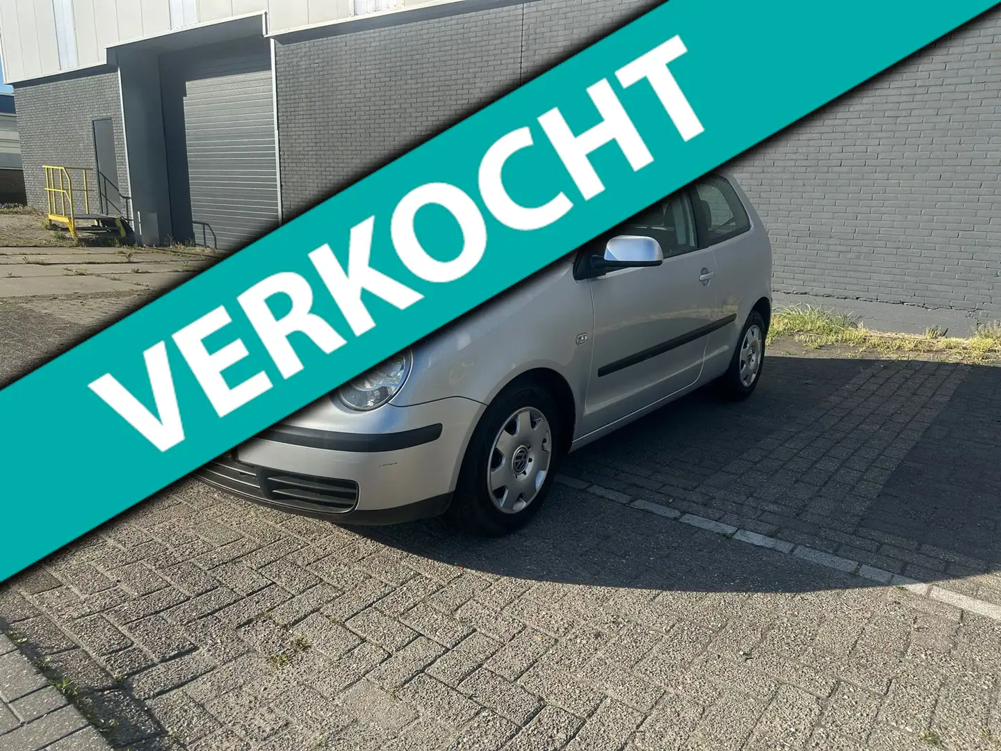 Volkswagen Polo 1.4-16V Comfortline AUTOMAAT Gris - 1