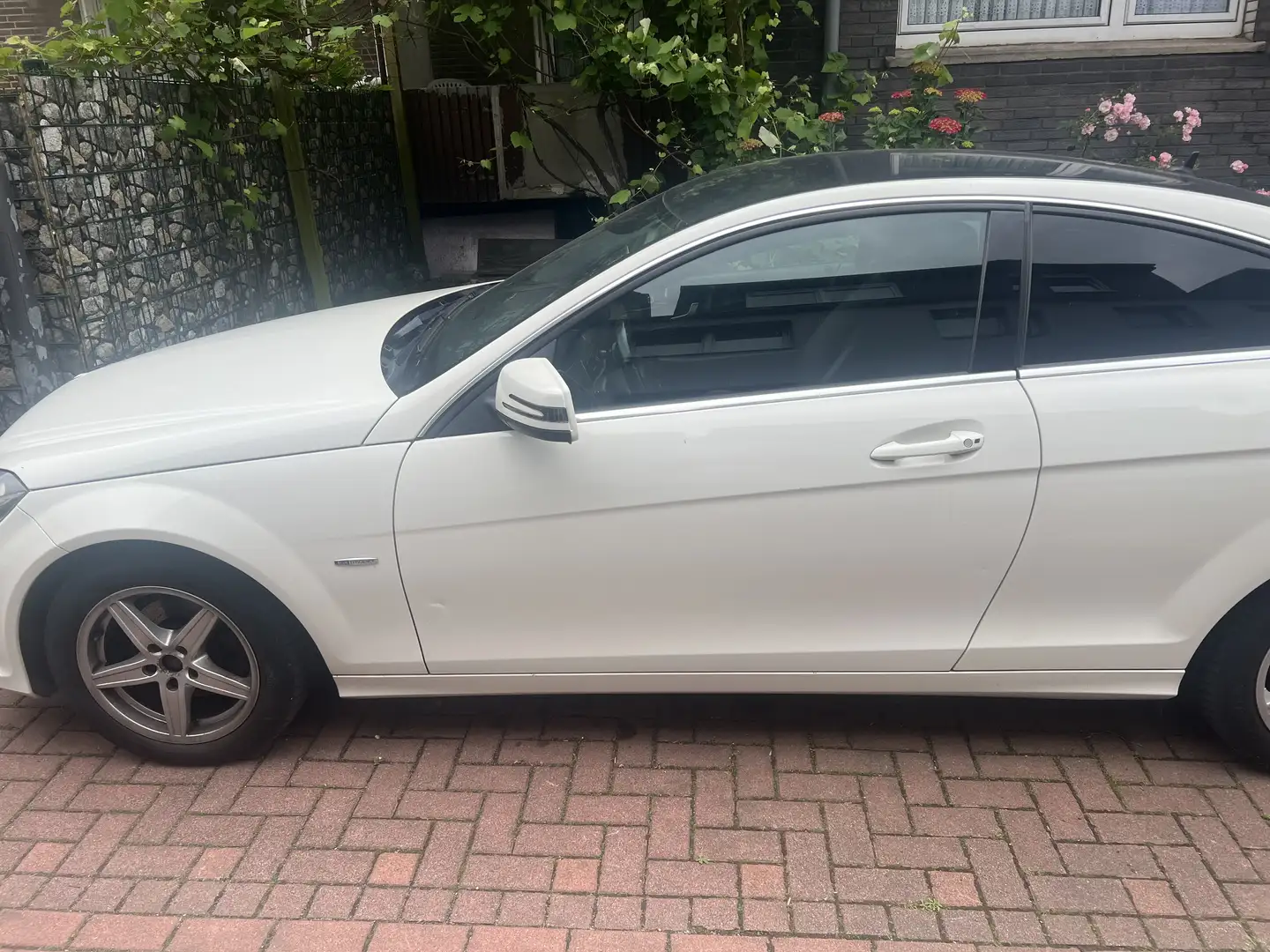 Mercedes-Benz C 180 Coupe BlueEFFICIENCY 7G-TRONIC Edition 1 - 2