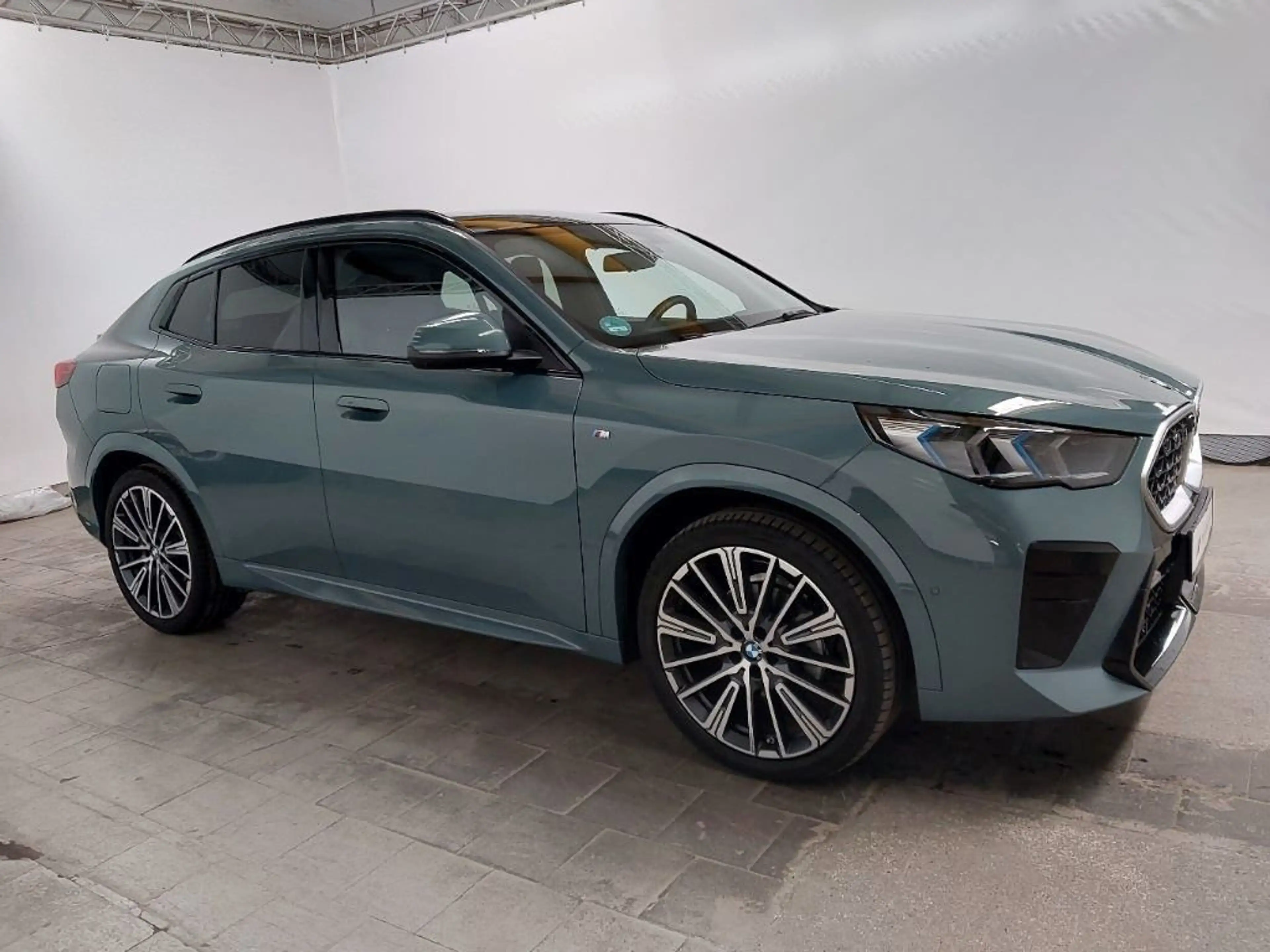 BMW X2 20xd M Sport AHK ACC Iconic Glow HuD PANO — photo 7
