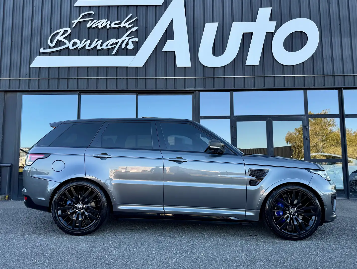 Land Rover Range Rover Sport Range Rover Sport Mark IV V8 S/C 5.0L SVR A Gris - 1