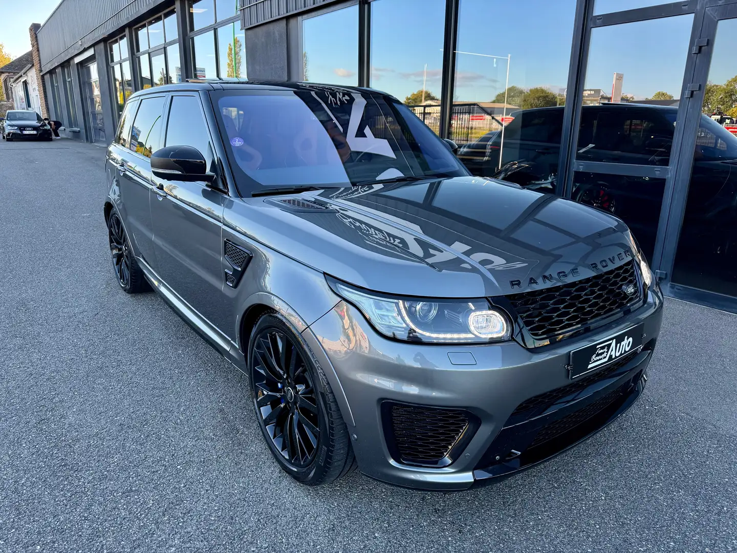Land Rover Range Rover Sport Range Rover Sport Mark IV V8 S/C 5.0L SVR A Gris - 2