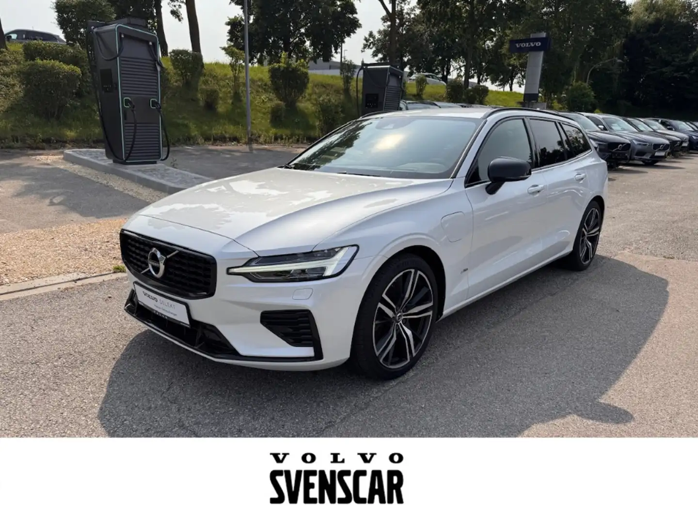 Volvo V60 R-Design Expression Recharge Plug-In Hybrid AWD T6 Bianco - 1