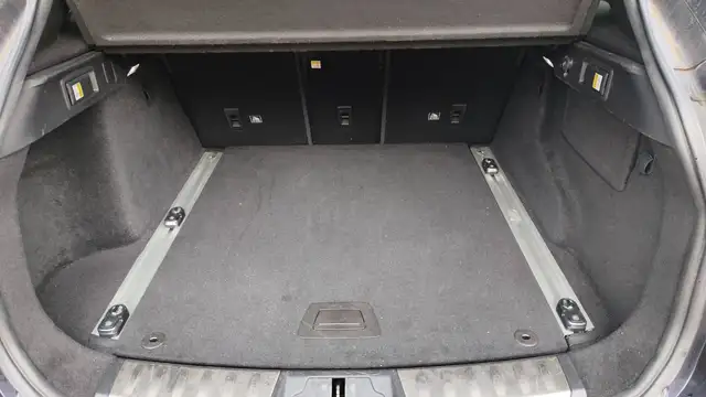 Jaguar F-Pace view 14