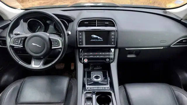Jaguar F-Pace view 11