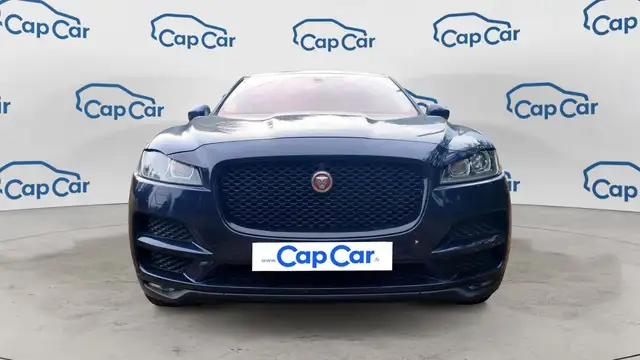 Jaguar F-Pace view 5