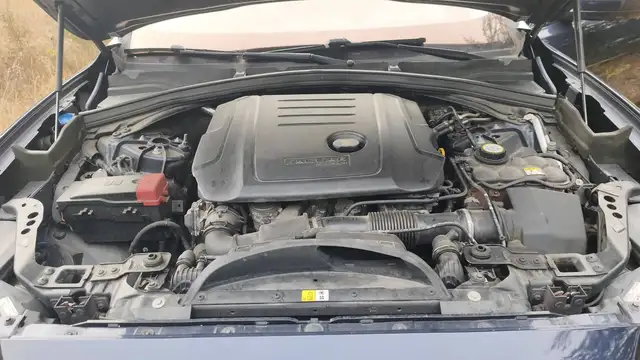 Jaguar F-Pace view 15