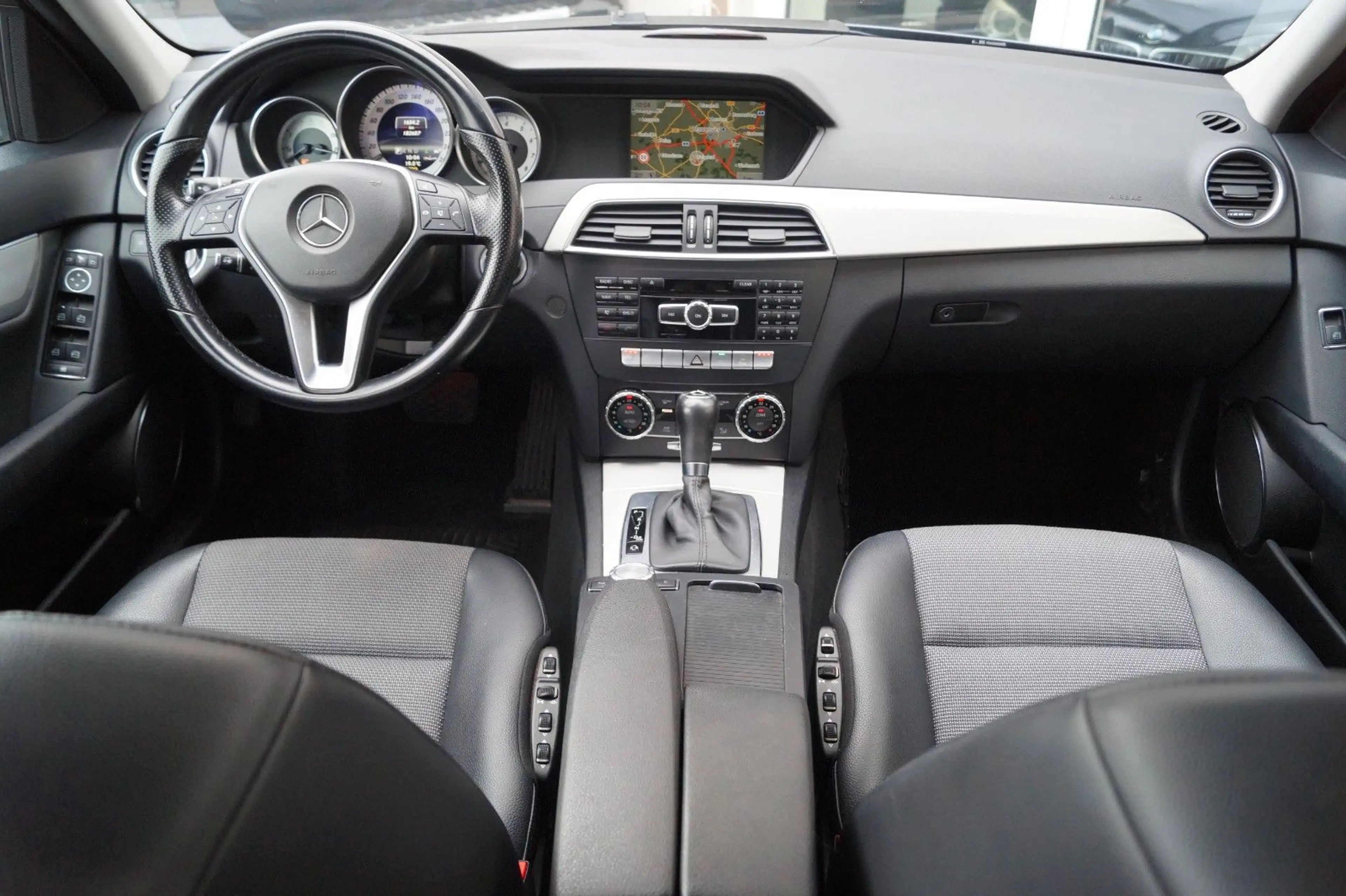 Mercedes-Benz C 350 CGI T BlueEfficiency 7G-Tronic Avantgarde — photo 11