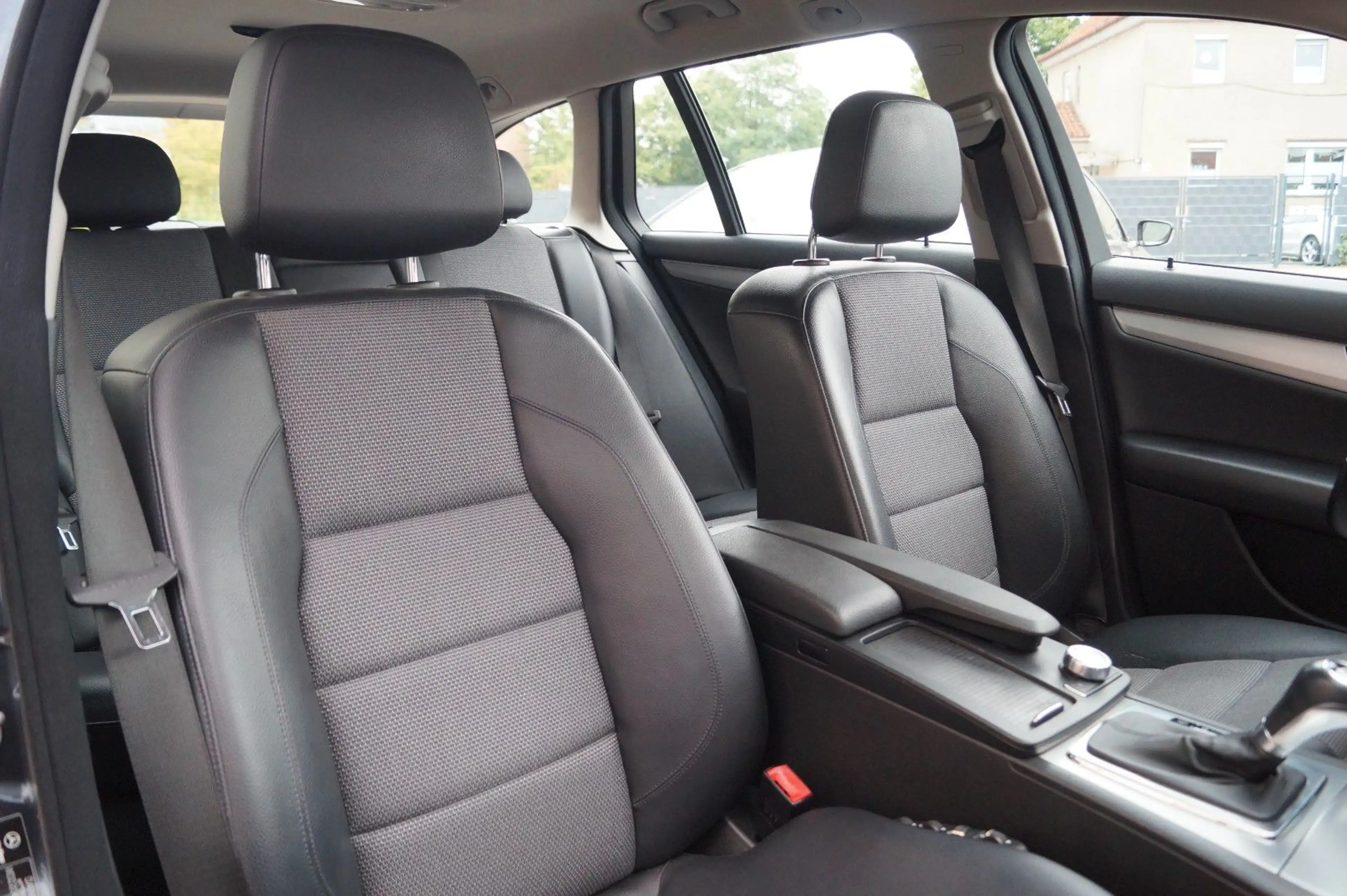 Mercedes-Benz C 350 CGI T BlueEfficiency 7G-Tronic Avantgarde — photo 14