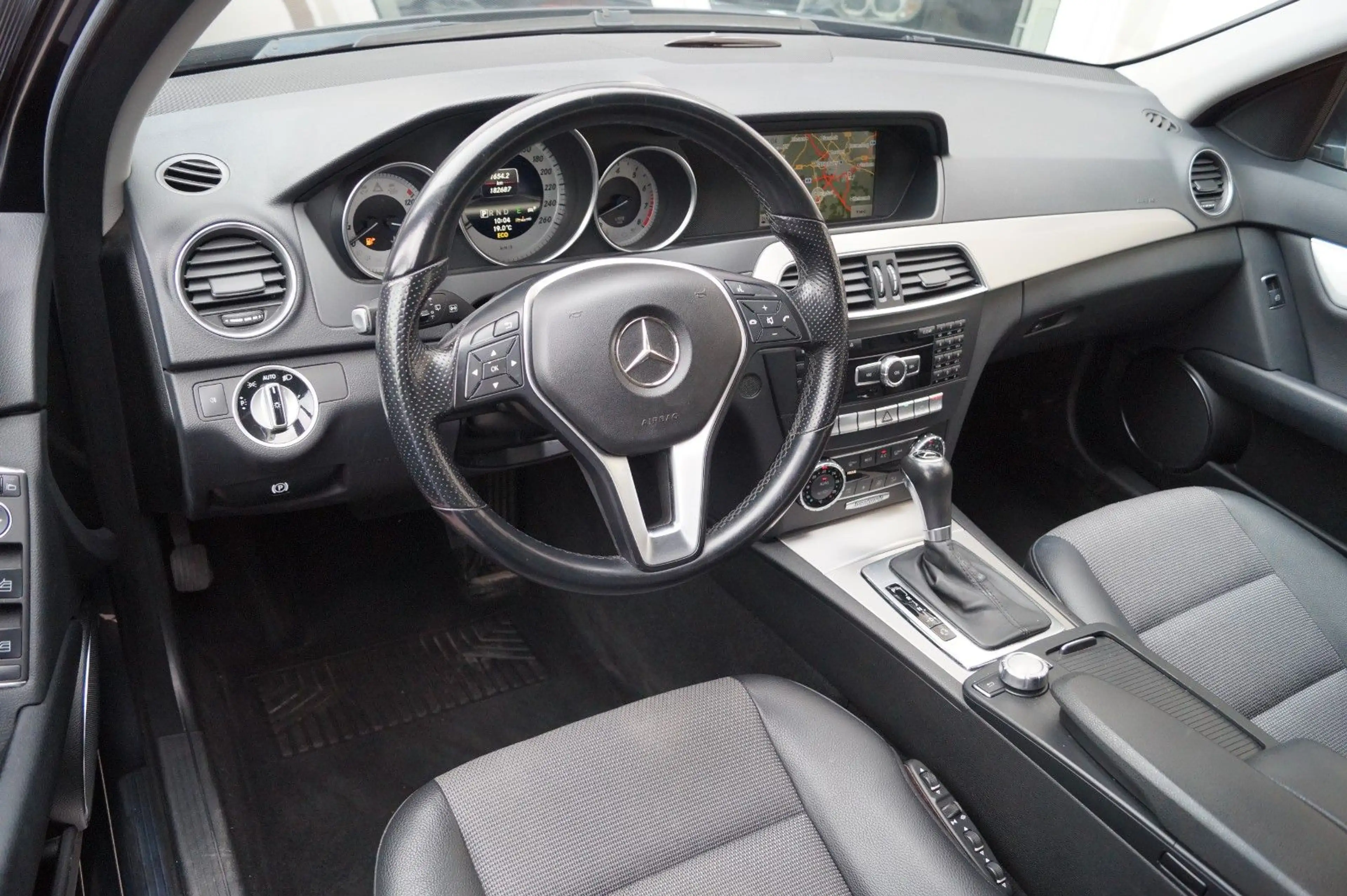 Mercedes-Benz C 350 CGI T BlueEfficiency 7G-Tronic Avantgarde — photo 9