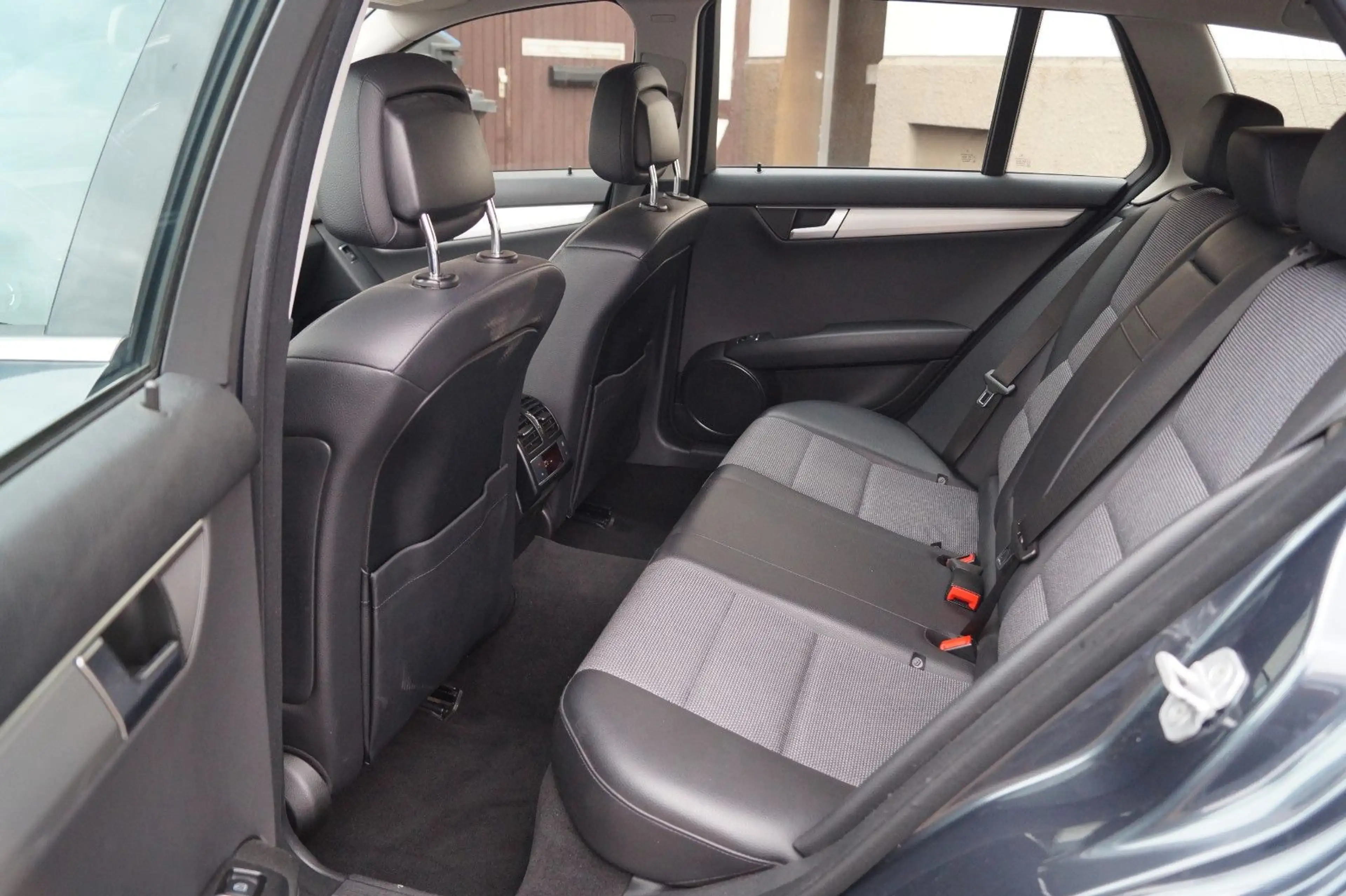 Mercedes-Benz C 350 CGI T BlueEfficiency 7G-Tronic Avantgarde — photo 19