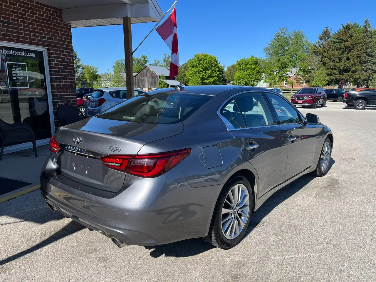 Infiniti Q50 снимка Infiniti Q50