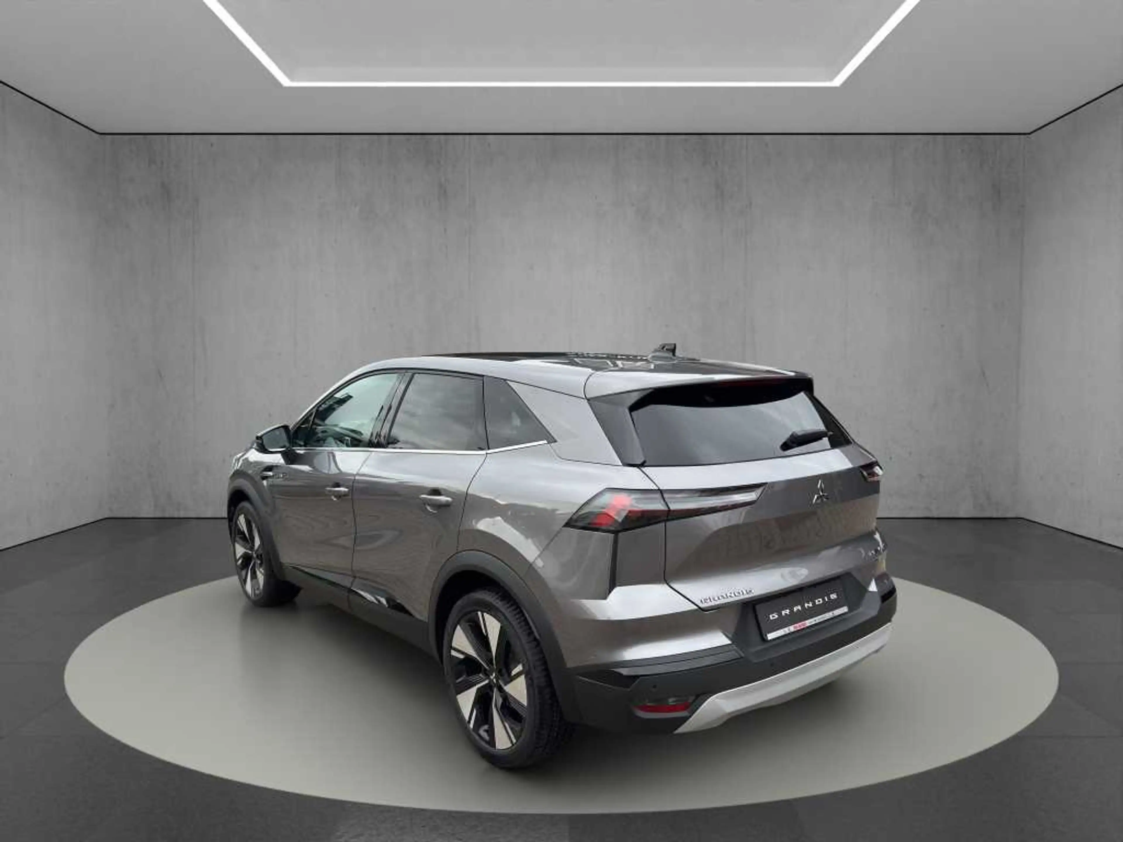 Mitsubishi Grandis Diamant TOP 1.8 Hybrid — photo 4