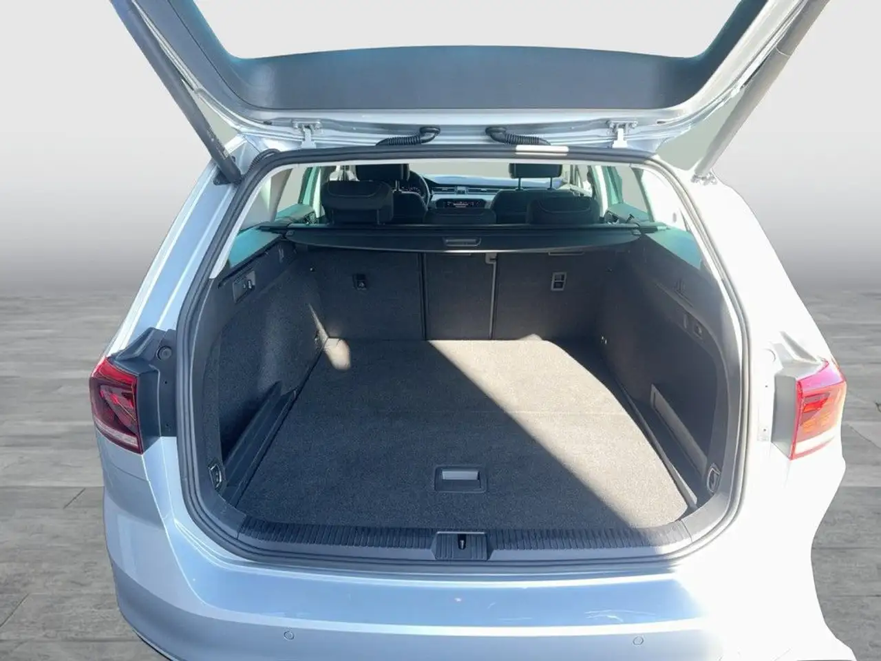 Volkswagen Passat Variant 2.0 TDI Business Navi ACC VC SHZ 11