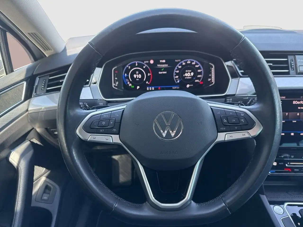 Volkswagen Passat Variant 2.0 TDI Business Navi ACC VC SHZ 15