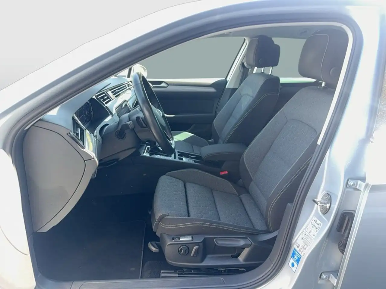 Volkswagen Passat Variant 2.0 TDI Business Navi ACC VC SHZ 9
