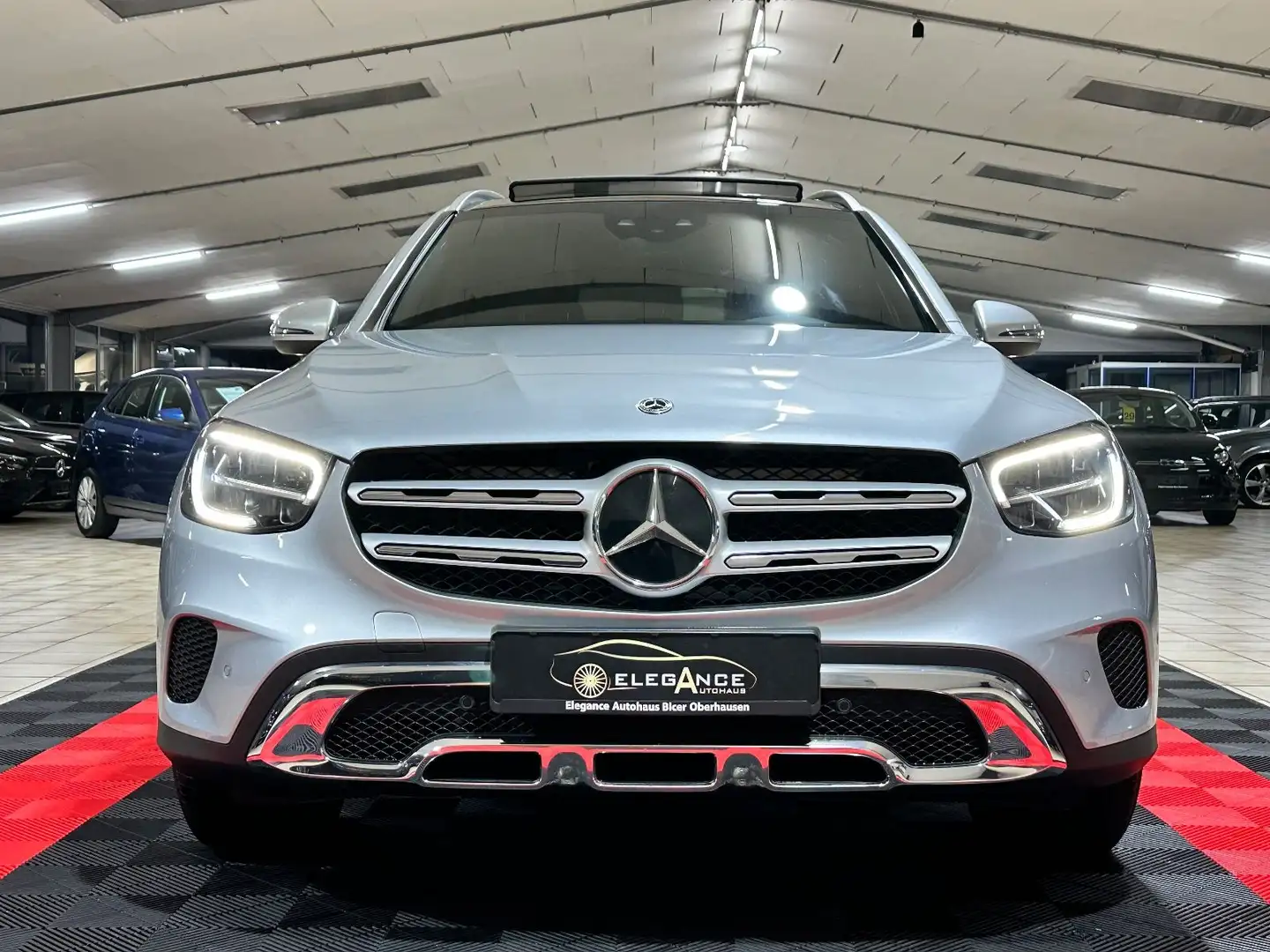 Mercedes-Benz GLC 220 d 4Matic*PANO*KAMERA*LED*MBUX* Argent - 2