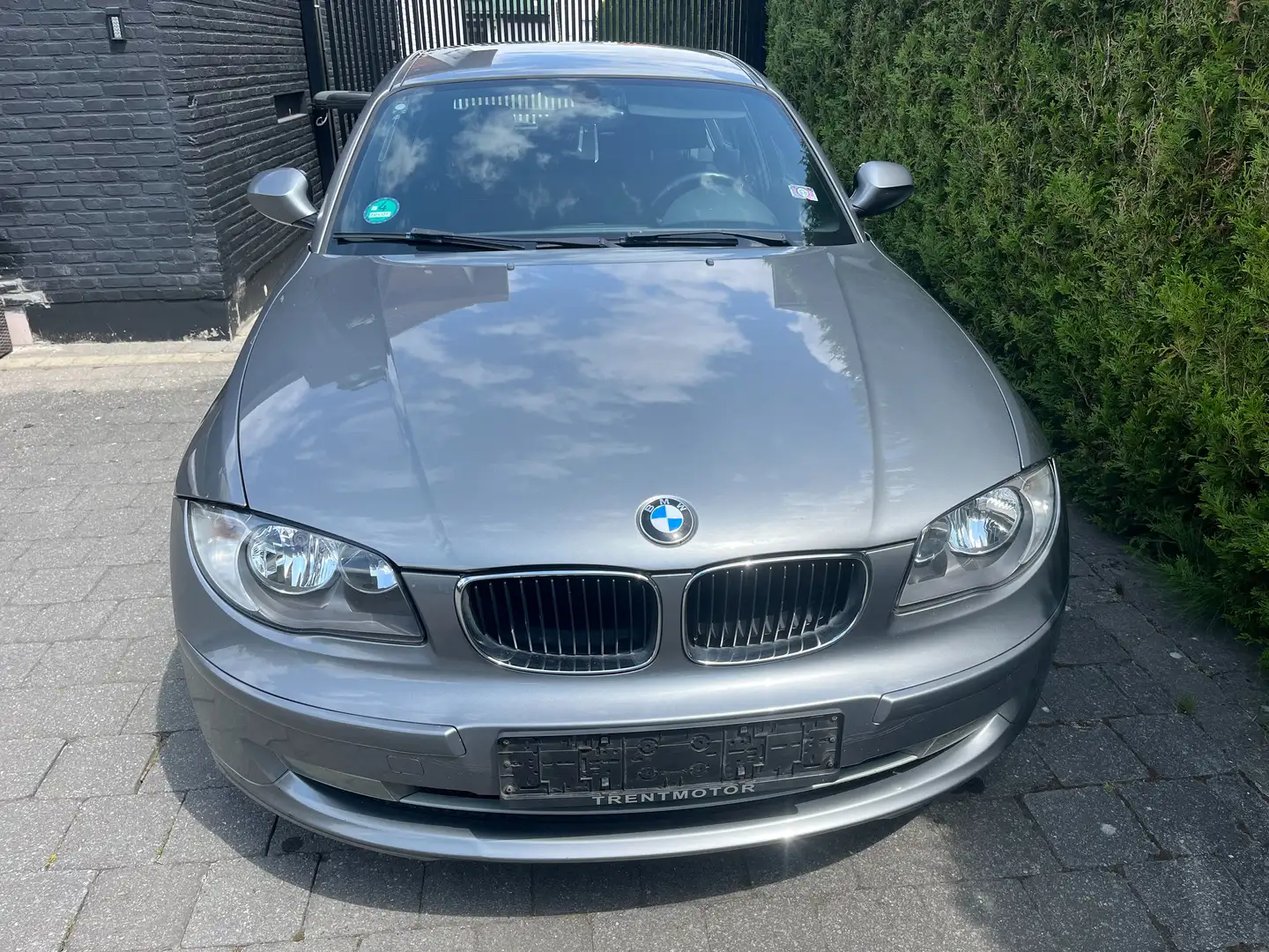 BMW 116 116i Crossed Flag Airco / Benzine / Bluetooth Grijs - 2