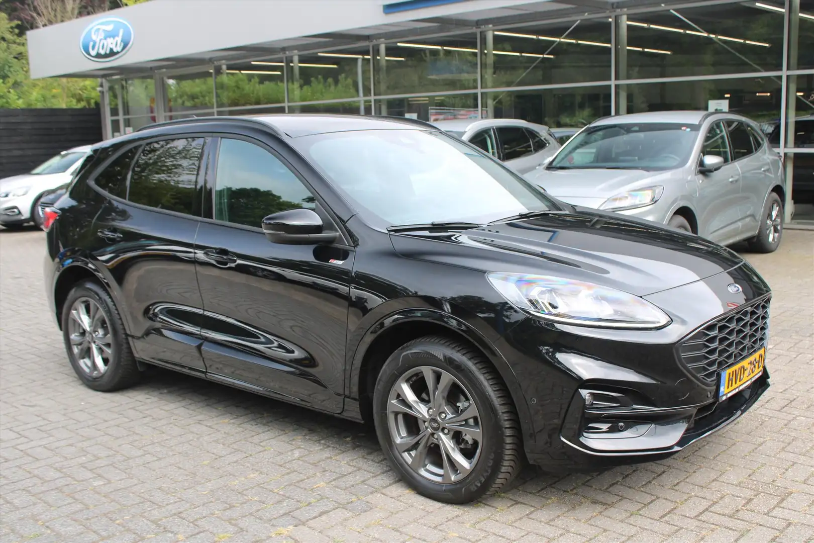 Ford Kuga 2.5 PHEV AUT 225pk ST-Line X, Technology en Winter Zwart - 2