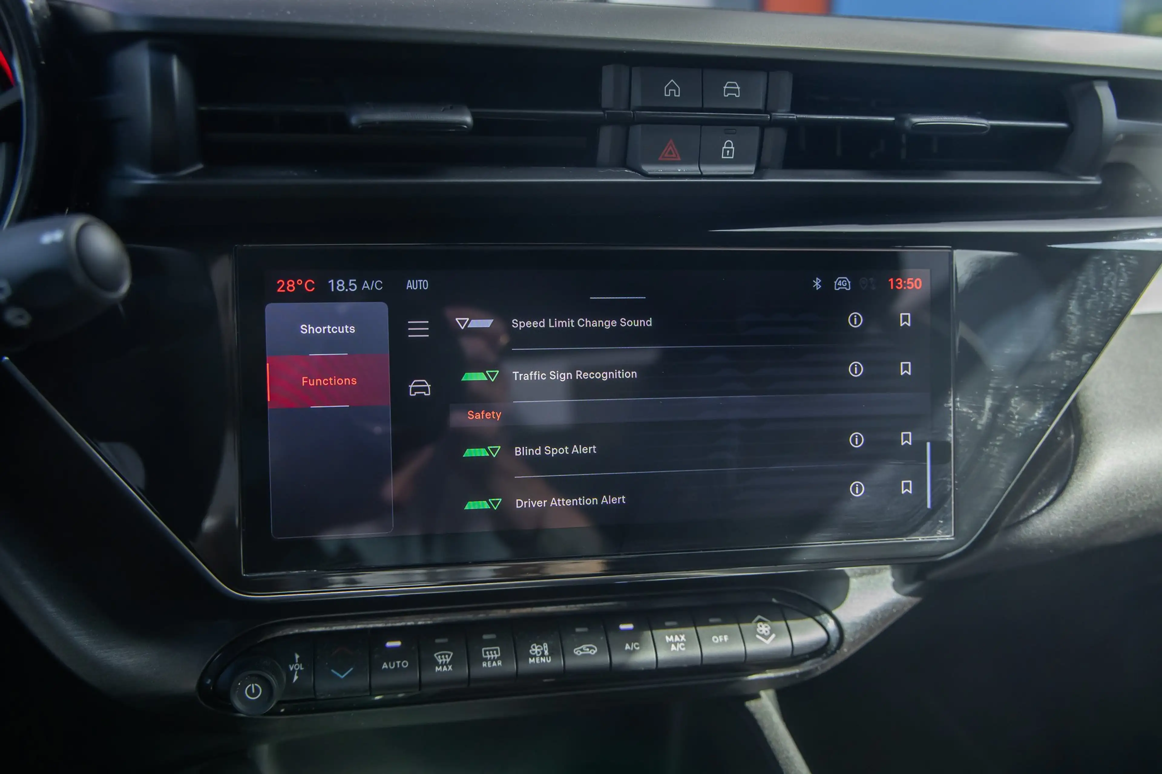 Alfa Romeo Junior 1.2 Turbo Hybrid Ibrida Speciale | Apple Carplay/A — photo 34