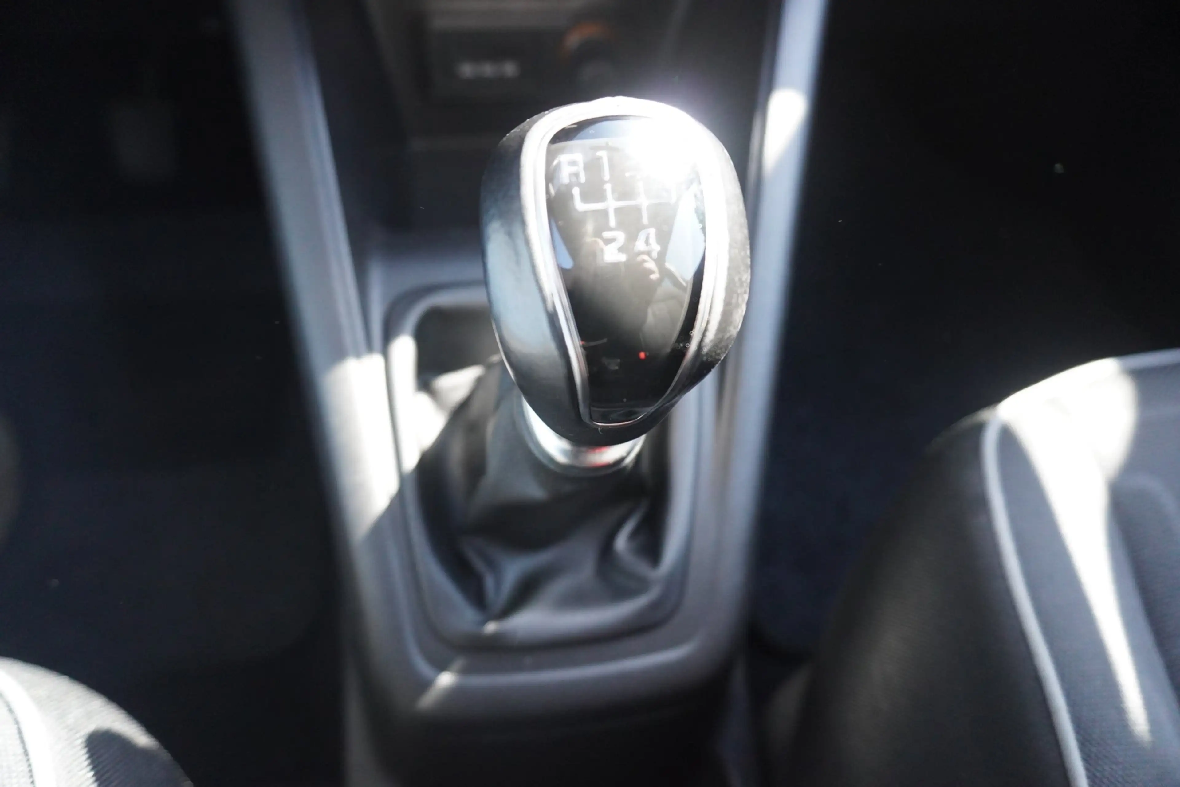 Kia Venga 1.4 Airco/Navi/Camera/Park.sensor achter/Stuur- en — photo 18