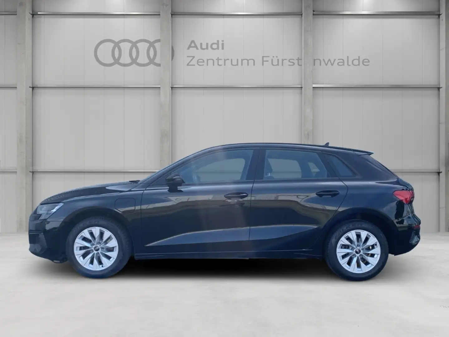 Audi A3 TFSI e Sportback 40 TFSIe S-tronic AHK-abnehmbar N Schwarz - 2